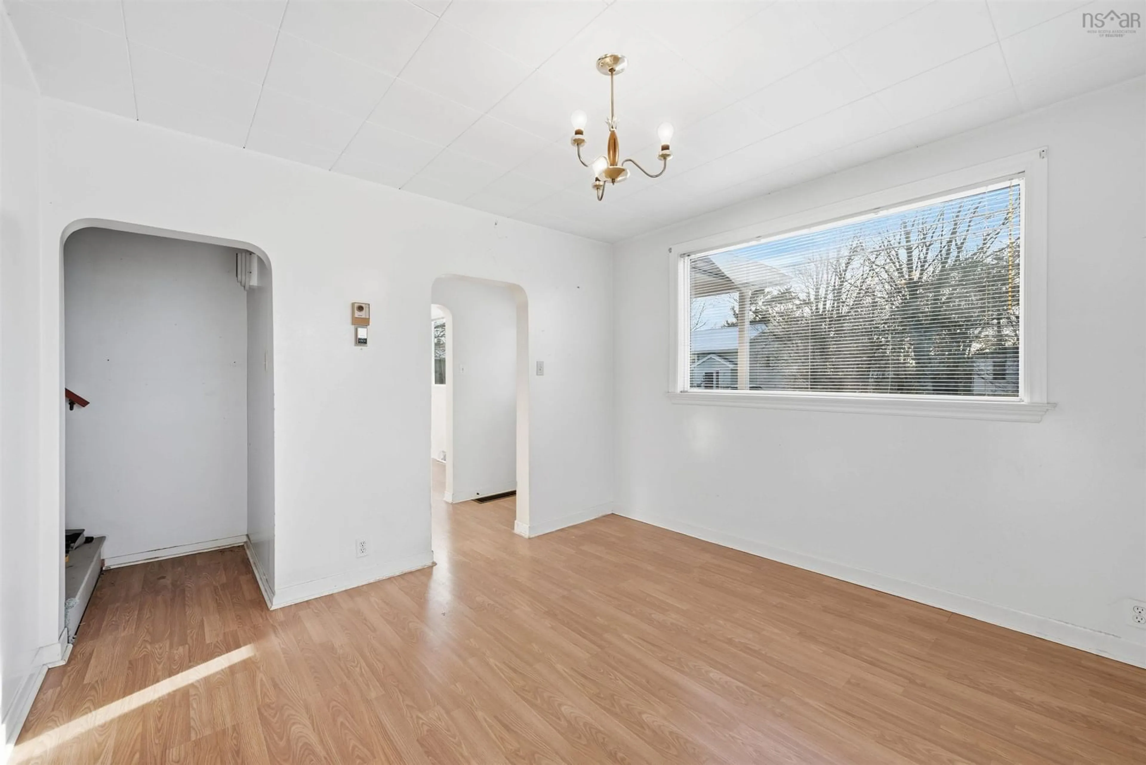 A pic of a room for 13 Franklyn St, Dartmouth Nova Scotia B2W 1B6