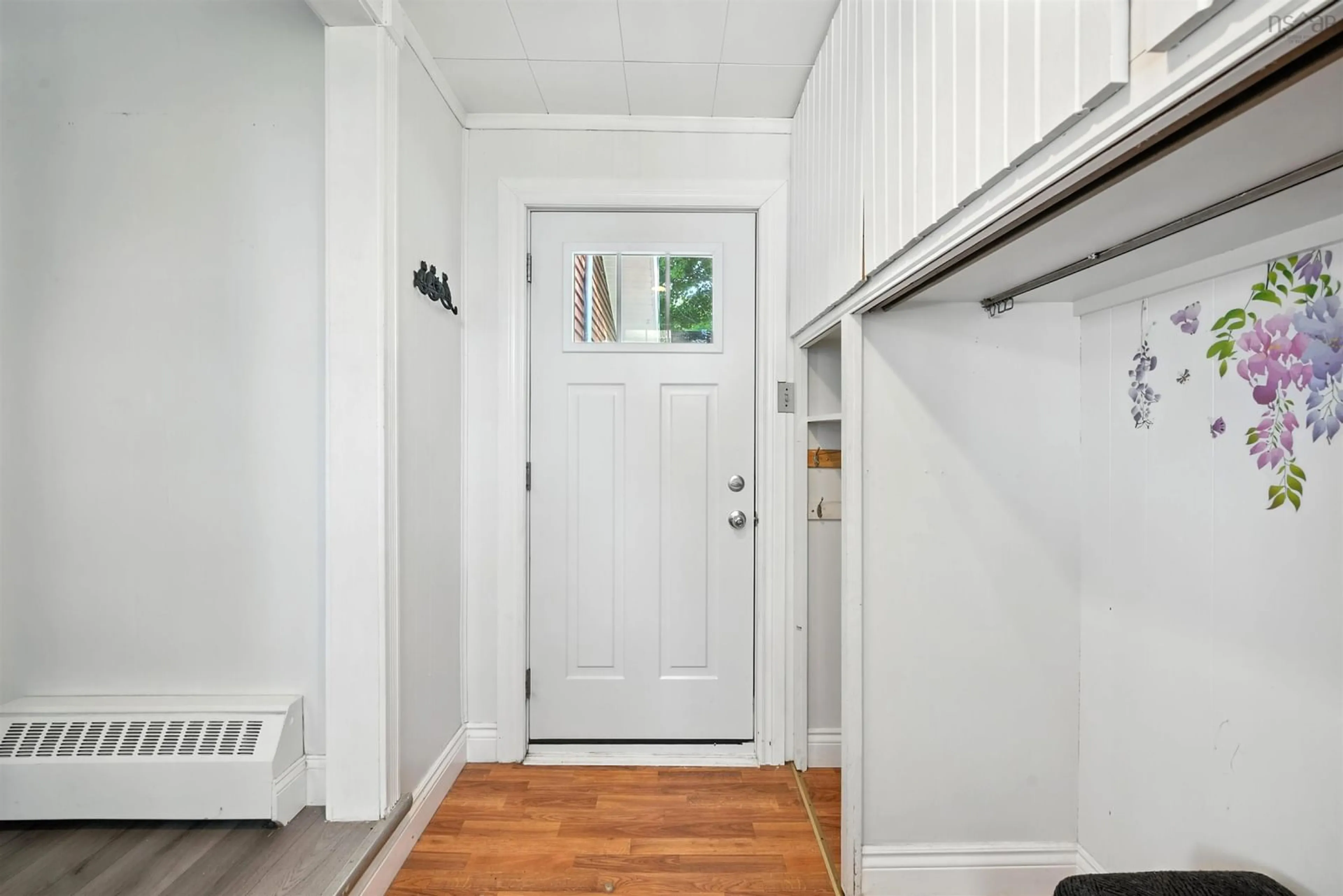 Indoor entryway for 85 Chestnut St, Trenton Nova Scotia B0K 1X0
