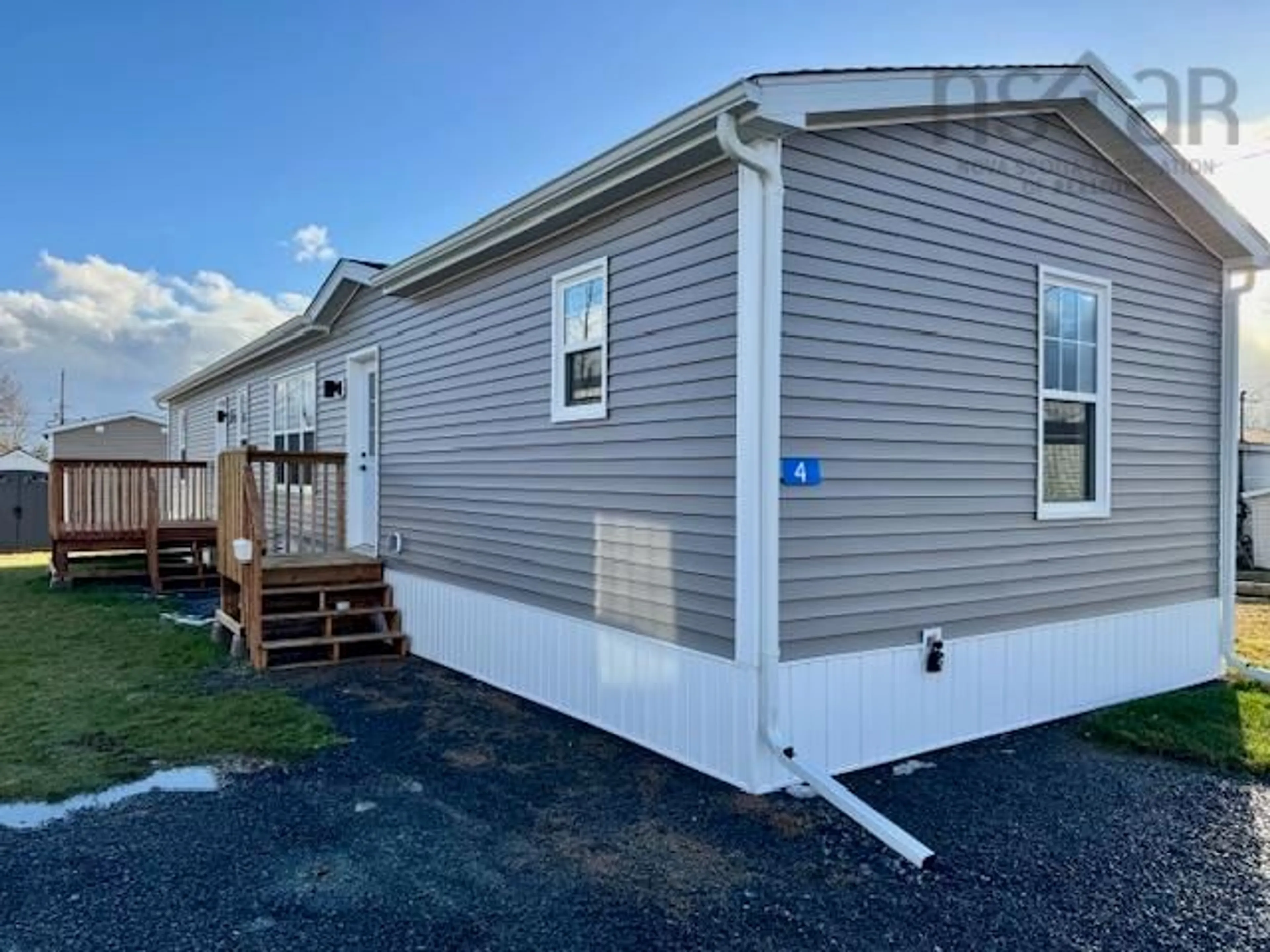 Home with vinyl exterior material, unknown for 4 Owen Ave, Mount Uniacke Nova Scotia B0N 1Z0