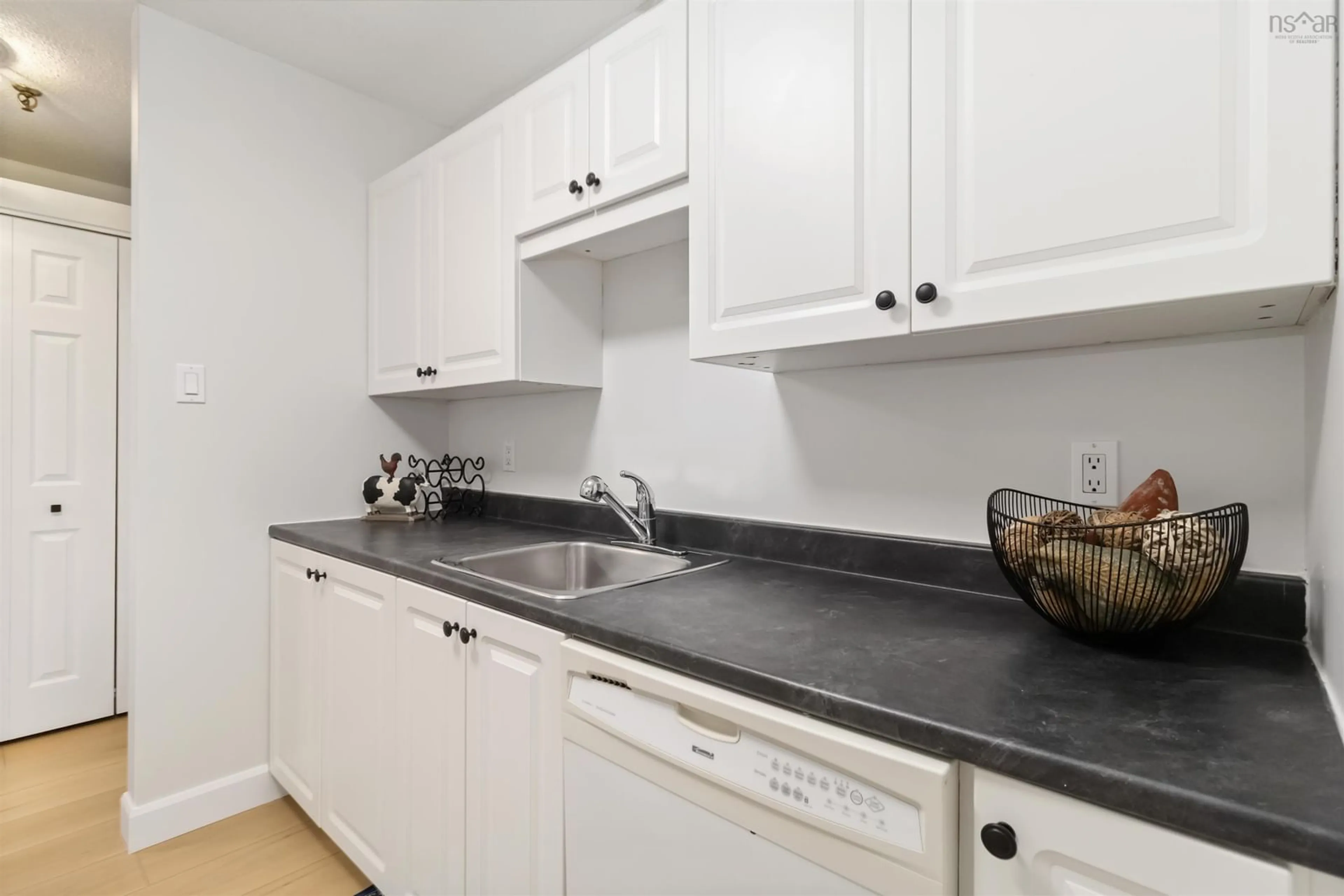 Standard kitchen, unknown for 9 Forest Hills Pky #460, Cole Harbour Nova Scotia B2W 0M5