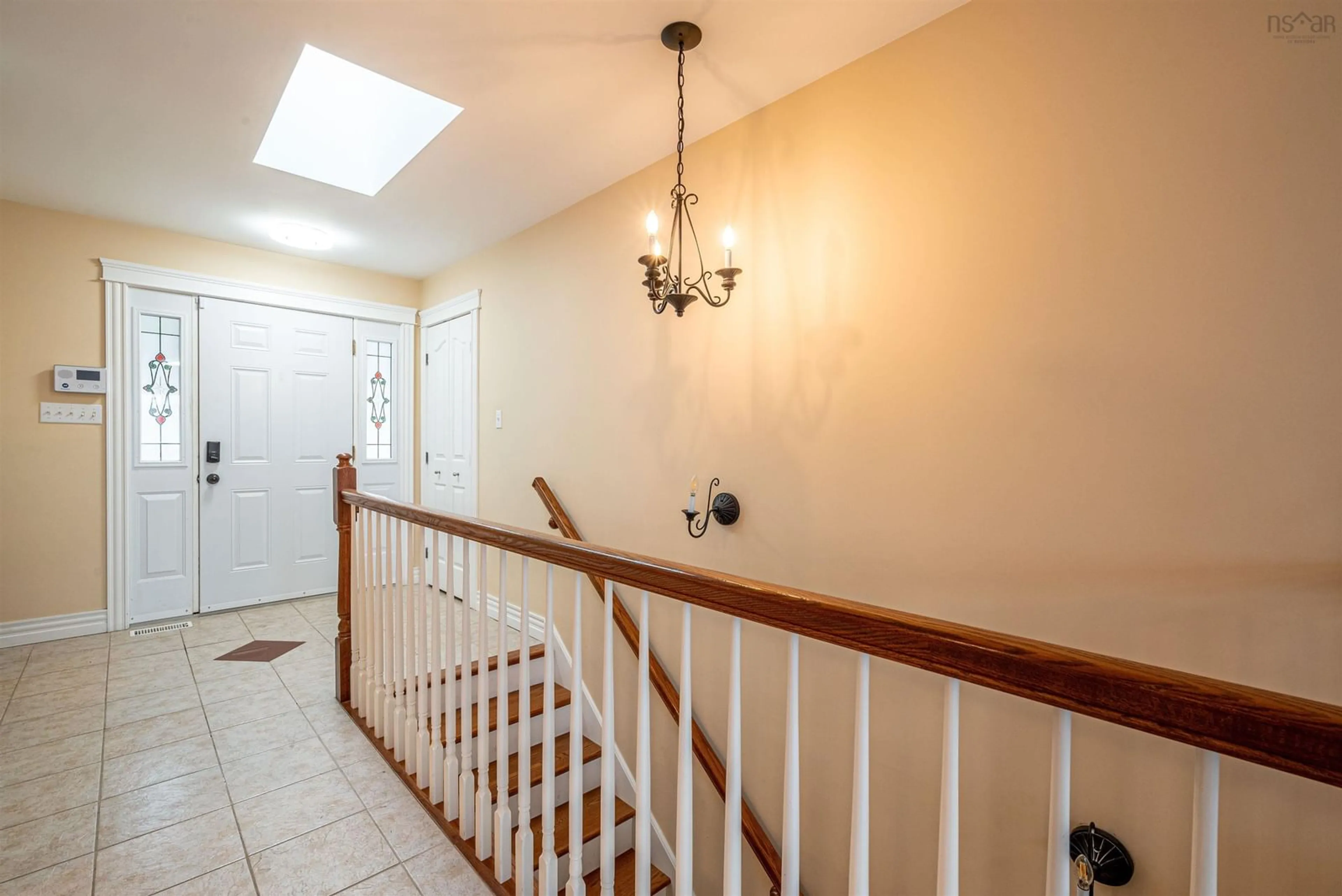 Indoor foyer for 35 Granter Rd, Bedford Nova Scotia B4B 2C5