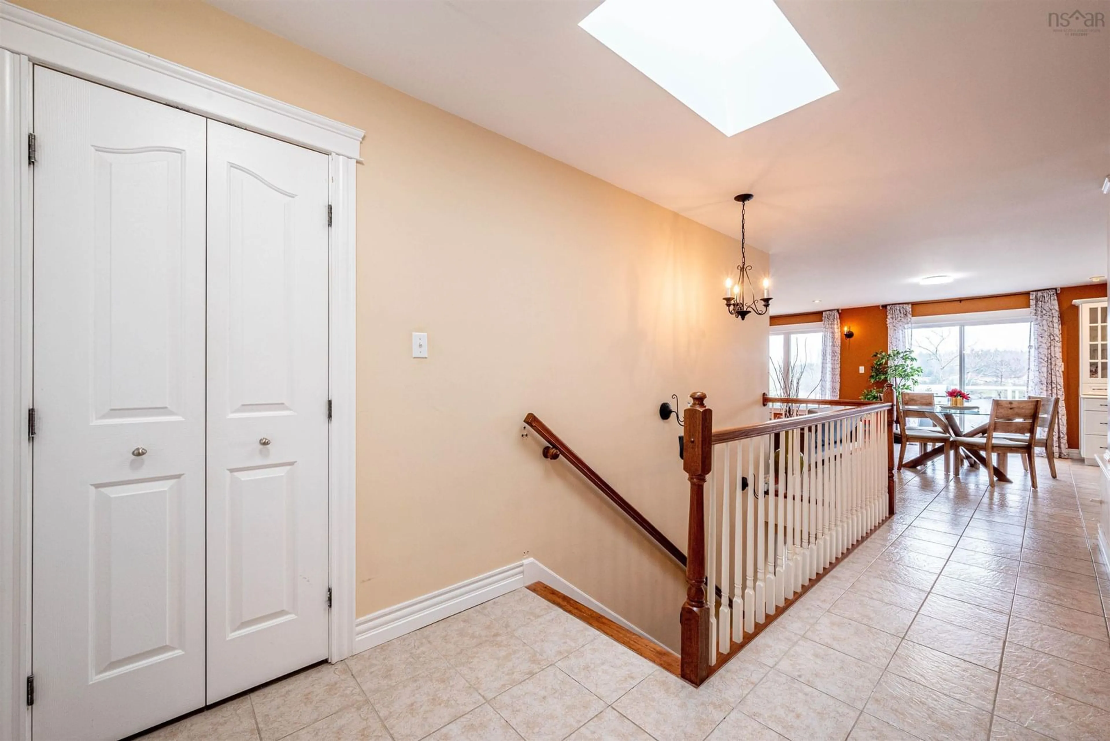 Indoor foyer for 35 Granter Rd, Bedford Nova Scotia B4B 2C5