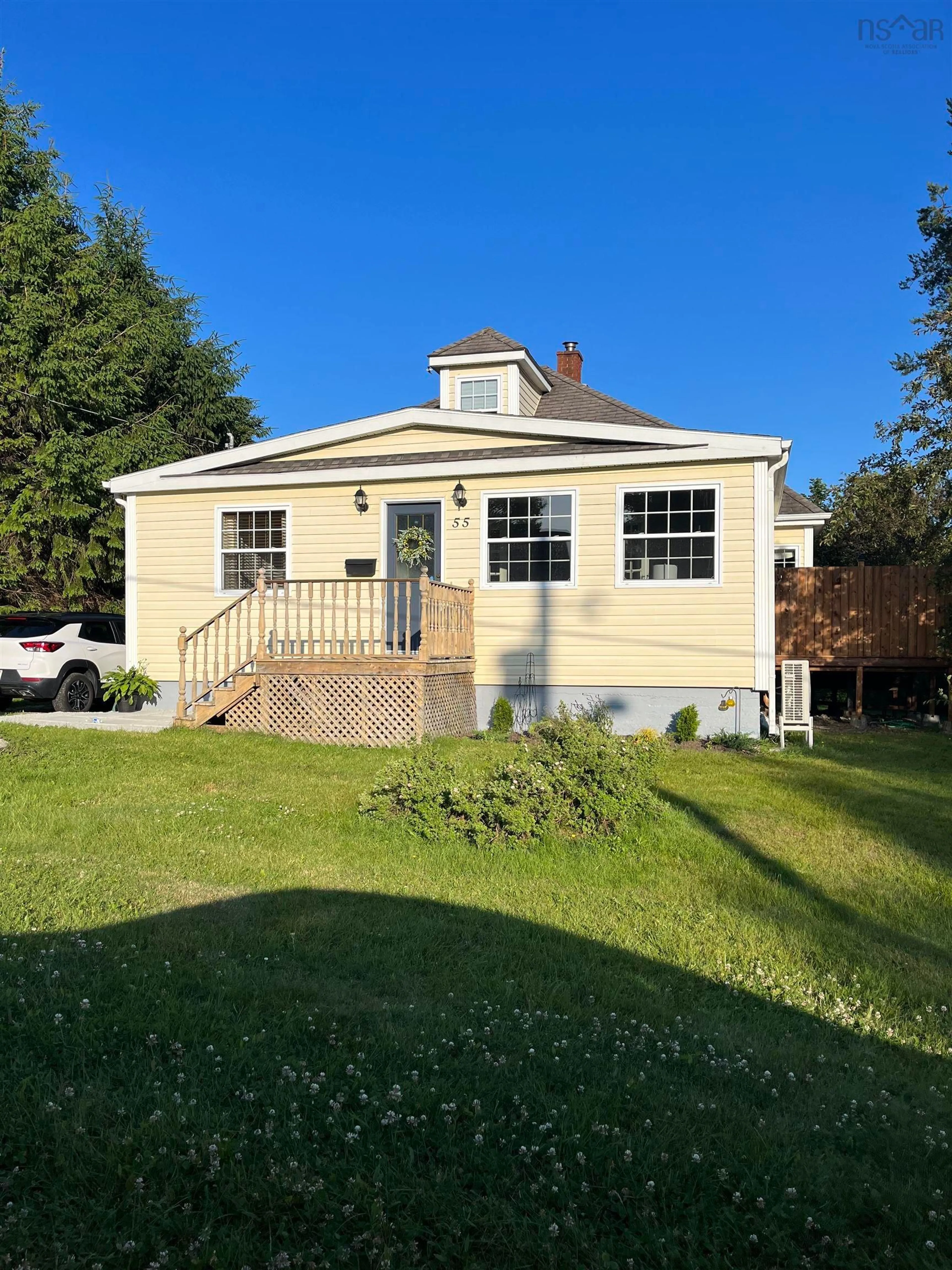 Home with vinyl exterior material, unknown for 55 Beech St, Sydney Mines Nova Scotia B1V 1J2