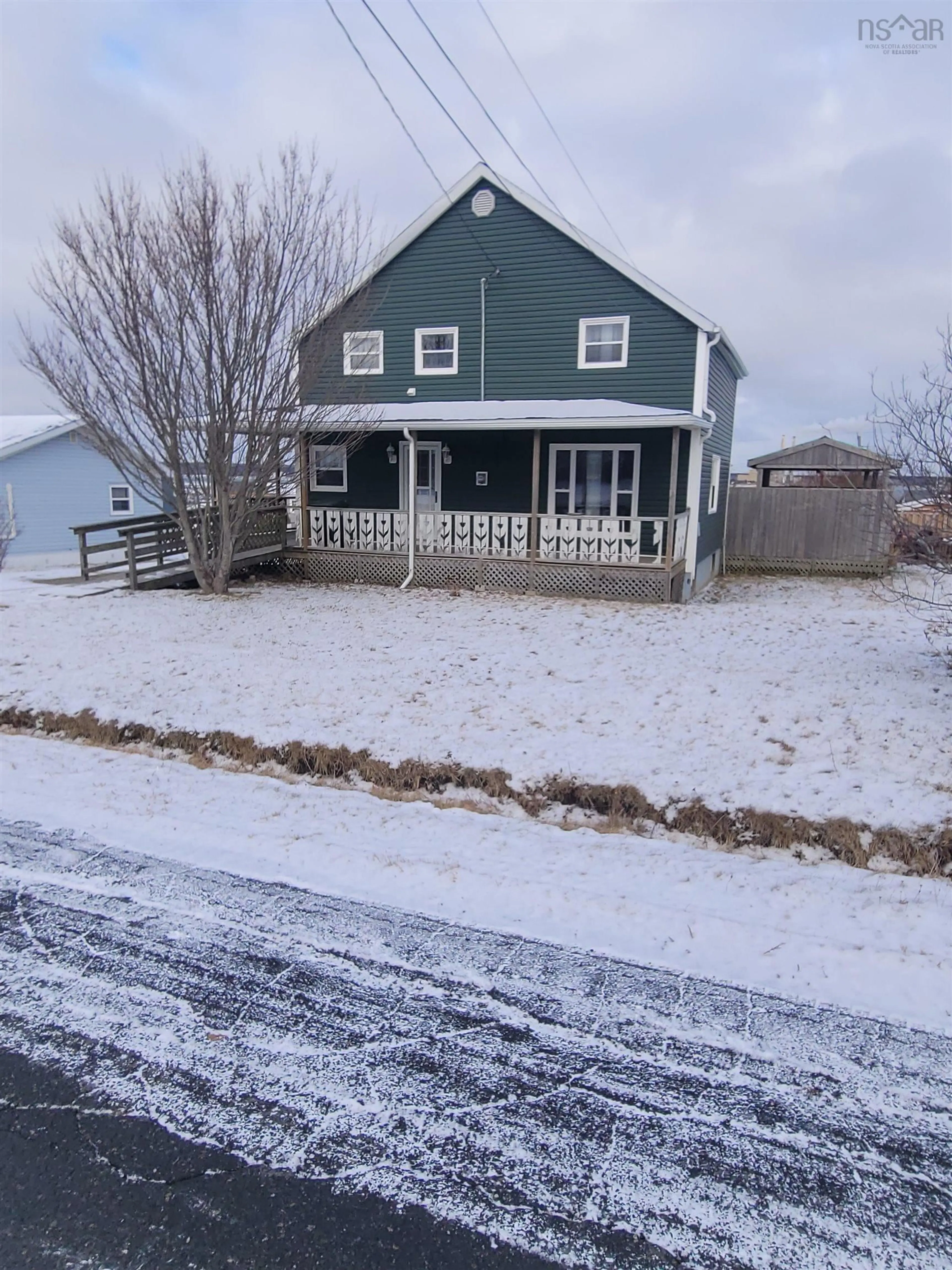 A pic from outside/outdoor area/front of a property/back of a property/a pic from drone, unknown for 44 Church St, Dominion Nova Scotia B1G 1A9
