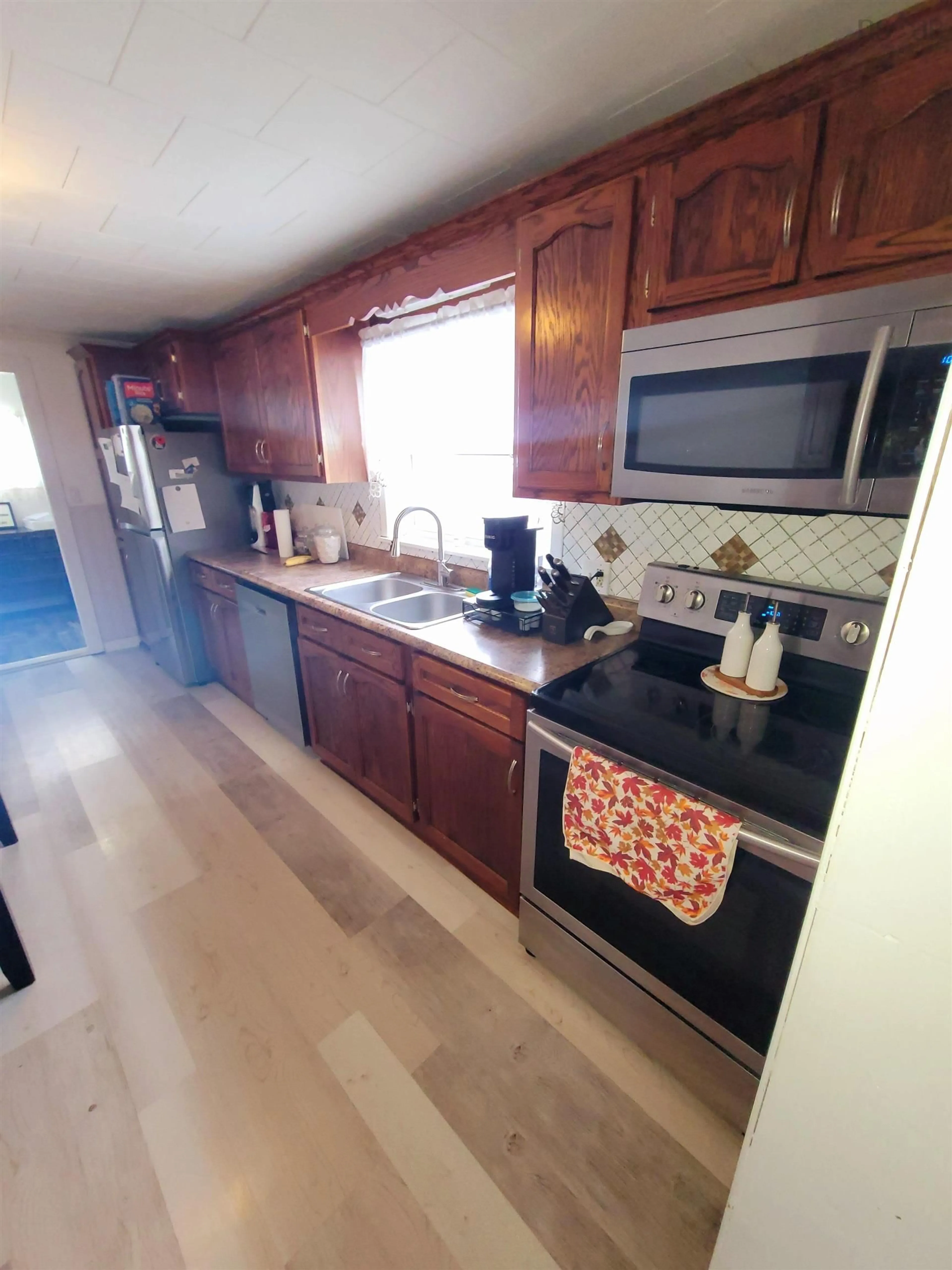 Unknown for 44 Church St, Dominion Nova Scotia B1G 1A9