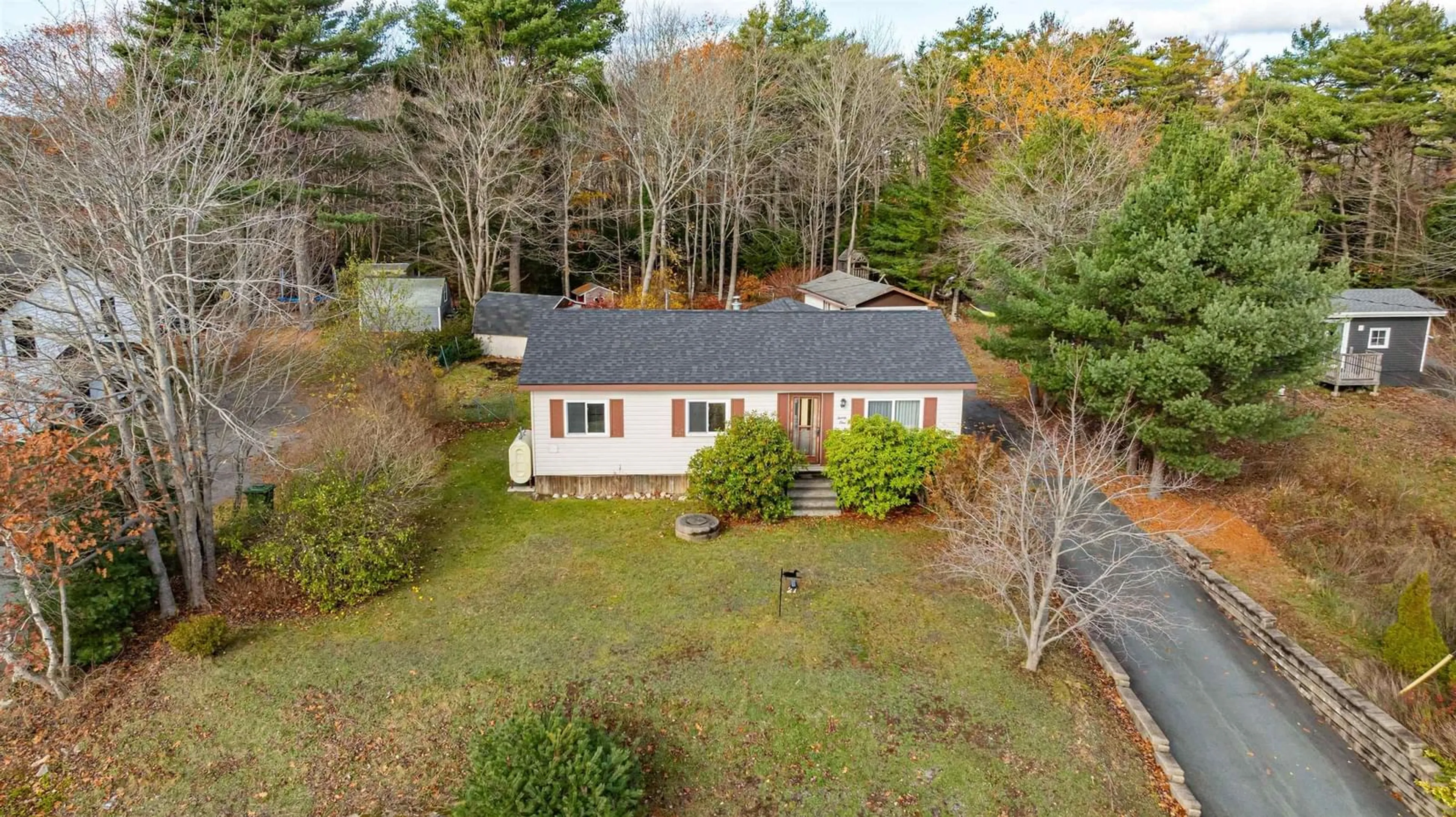 A pic from outside/outdoor area/front of a property/back of a property/a pic from drone, unknown for 21 James St, Timberlea Nova Scotia B3T 1G9