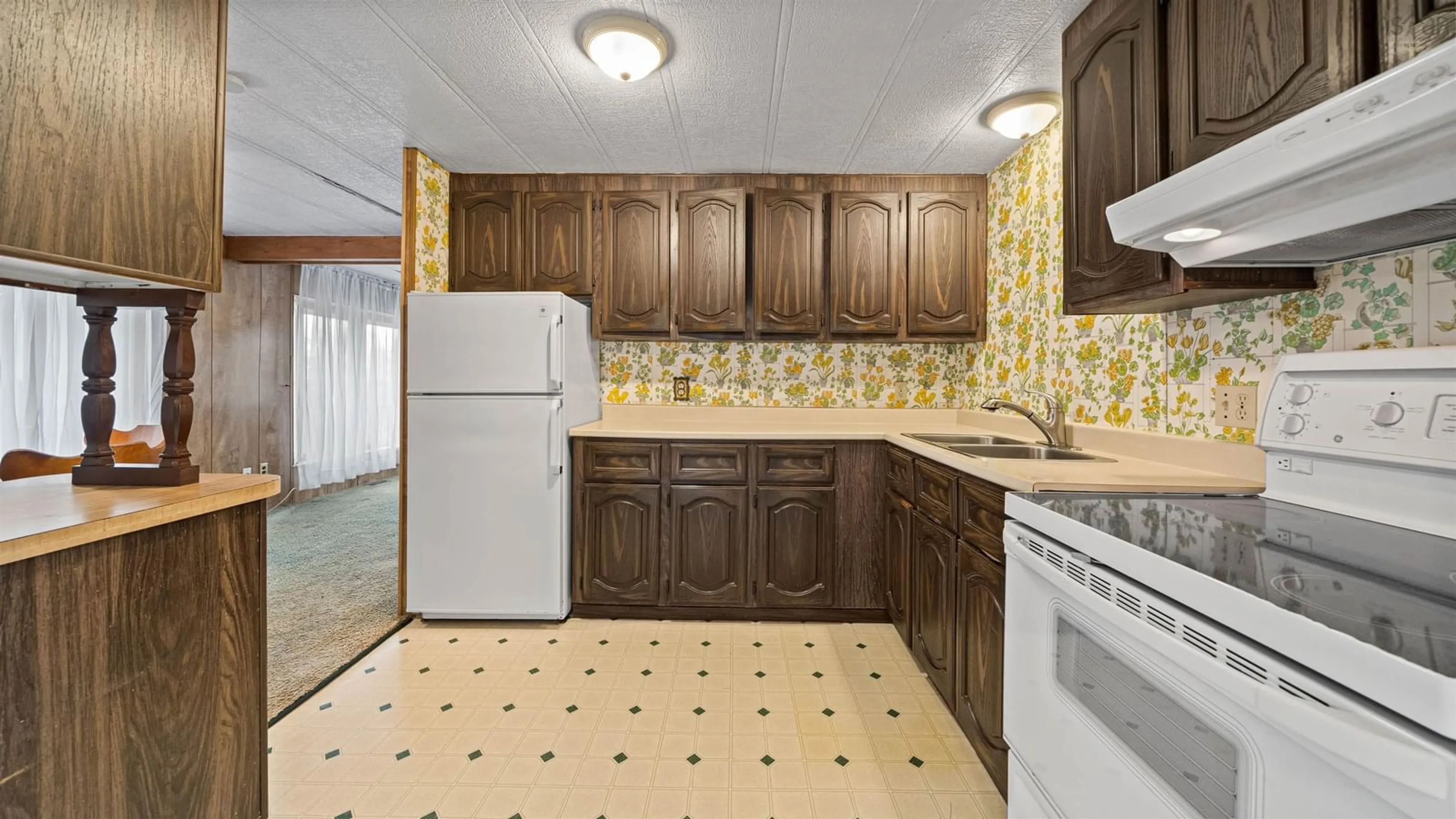 Standard kitchen, ceramic/tile floor for 21 James St, Timberlea Nova Scotia B3T 1G9
