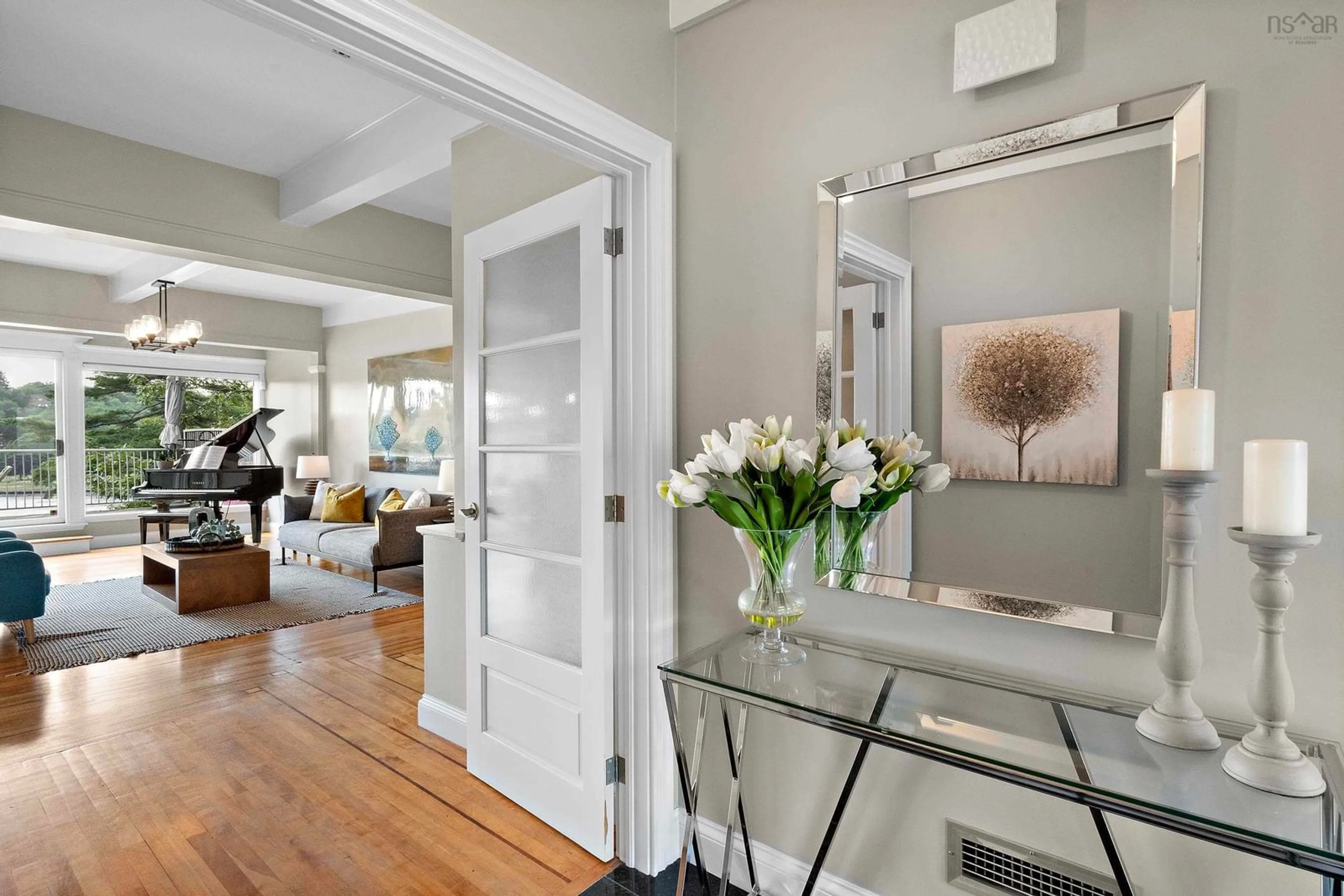 Indoor entryway for 1084 Ridgewood Dr, Halifax Nova Scotia B3H 3Y4