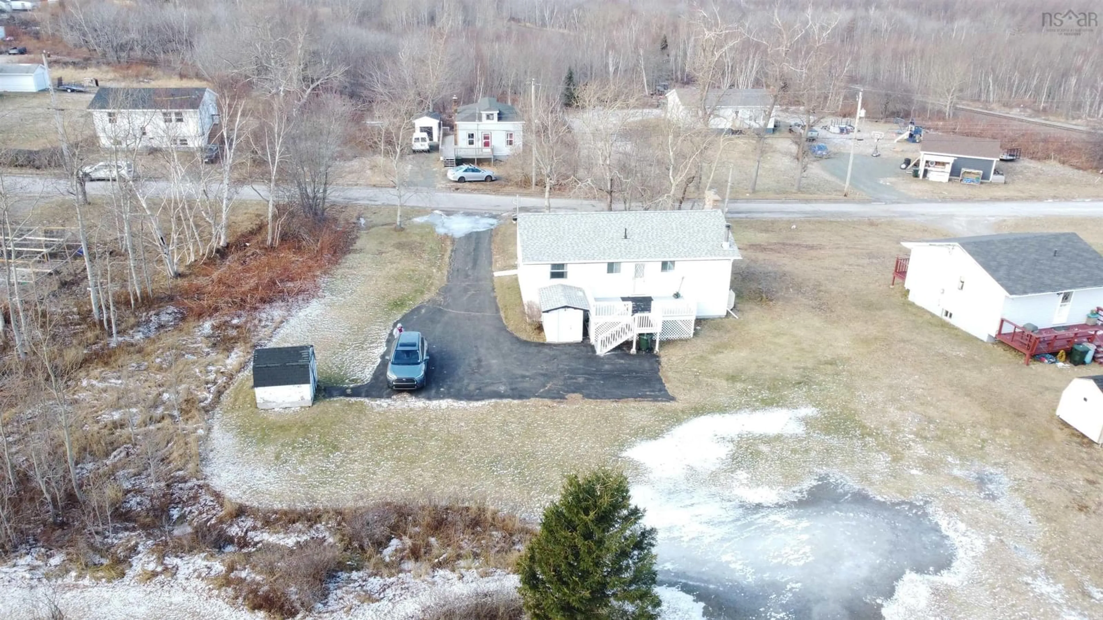 A pic from outside/outdoor area/front of a property/back of a property/a pic from drone, unknown for 756 Forsyth St, New Waterford Nova Scotia B1H 2Y5