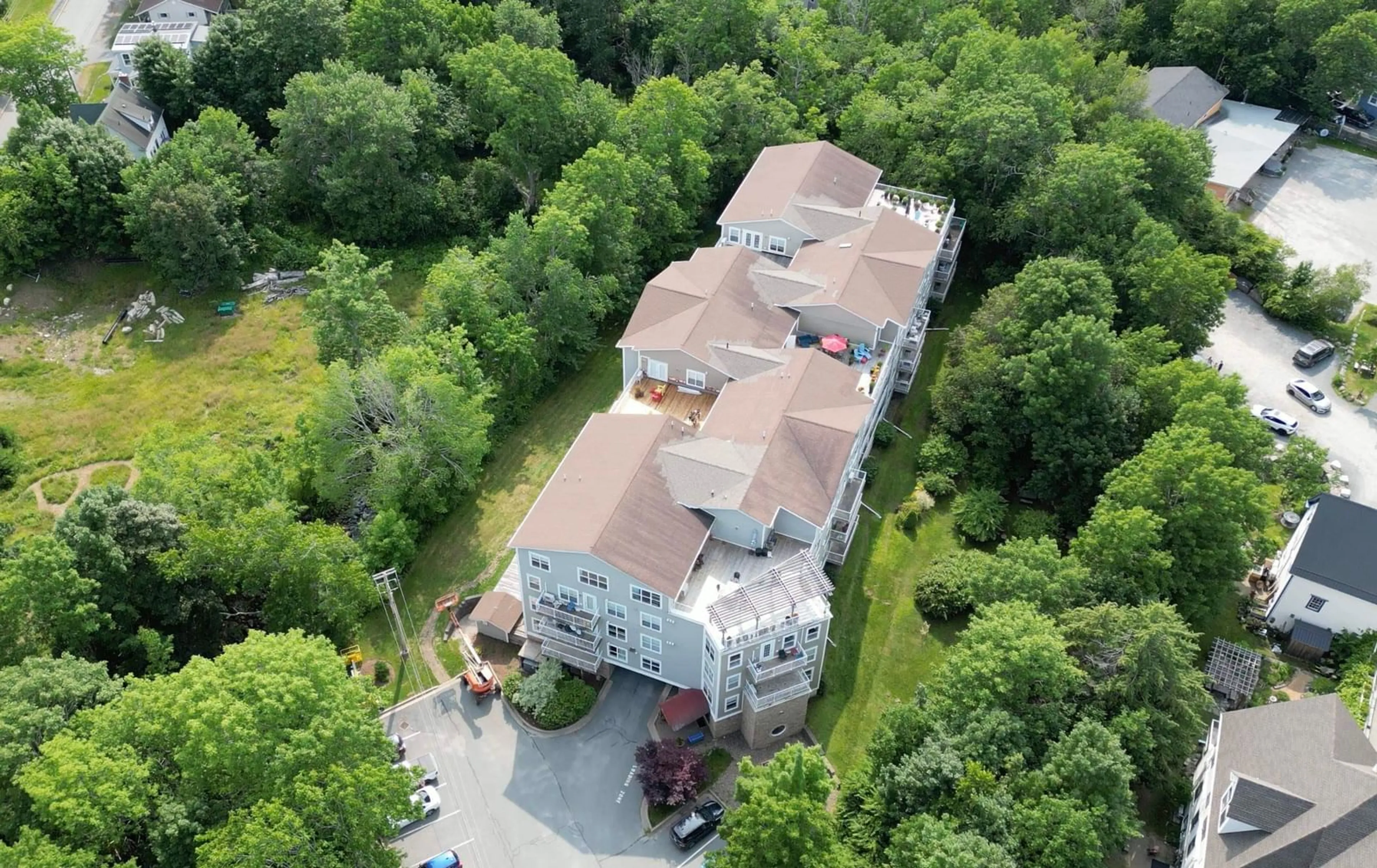 A pic from outside/outdoor area/front of a property/back of a property/a pic from drone, building for 476 Main St #302, Mahone Bay Nova Scotia B0J 2E0