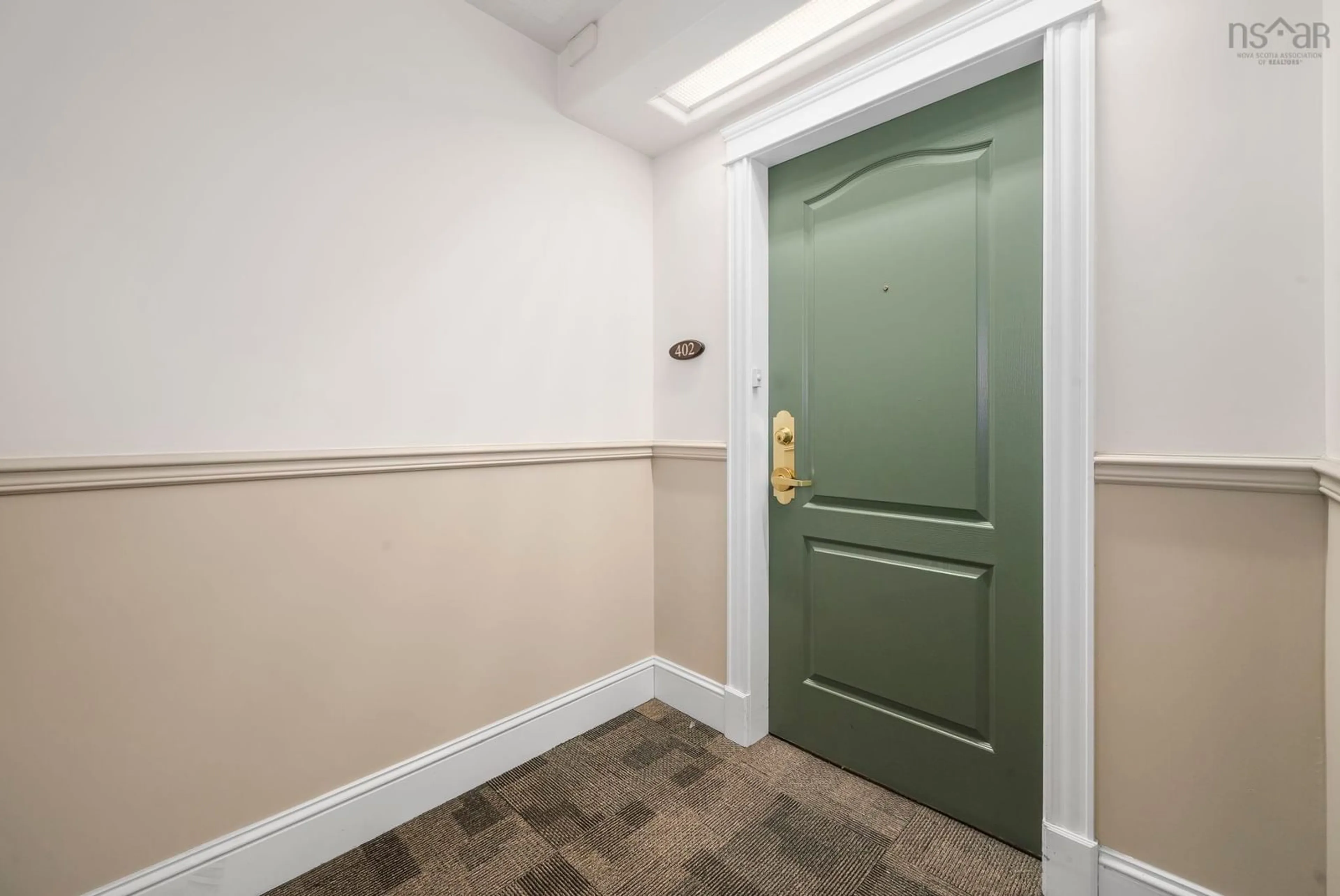 Indoor foyer for 114 Regency Park Dr #402, Halifax Nova Scotia B3S 1R9