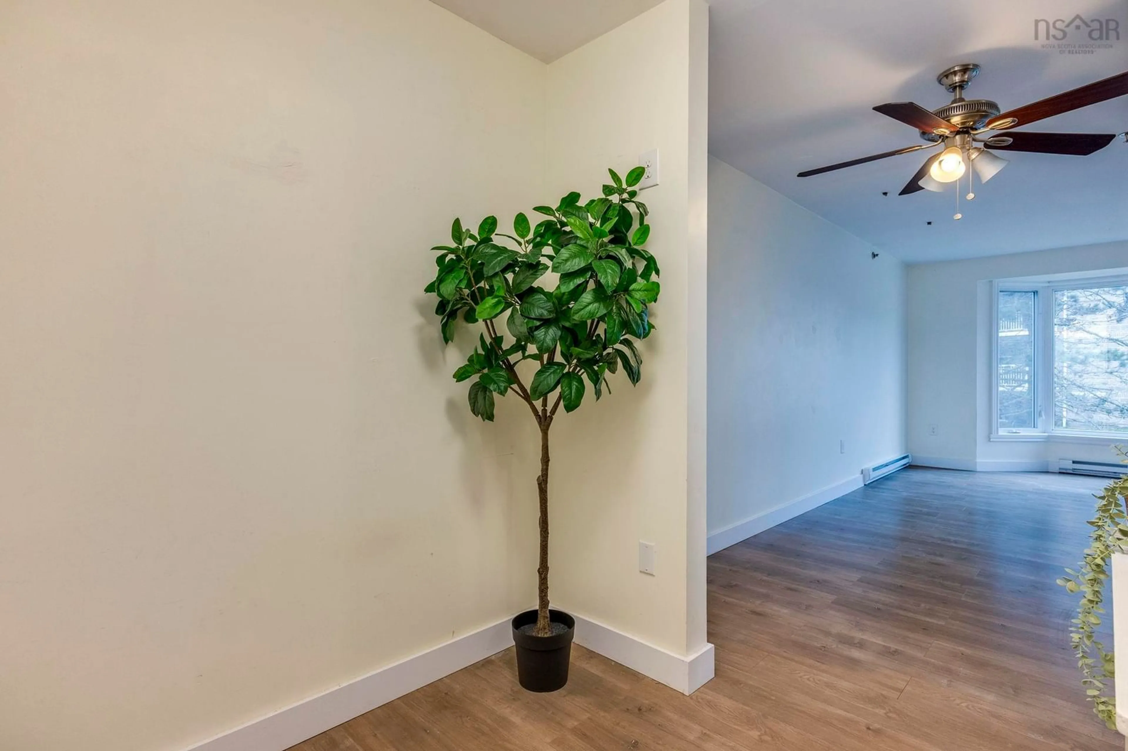 Indoor foyer for 87 Kearney Lake Dr #209, Halifax Nova Scotia B3M 4H1