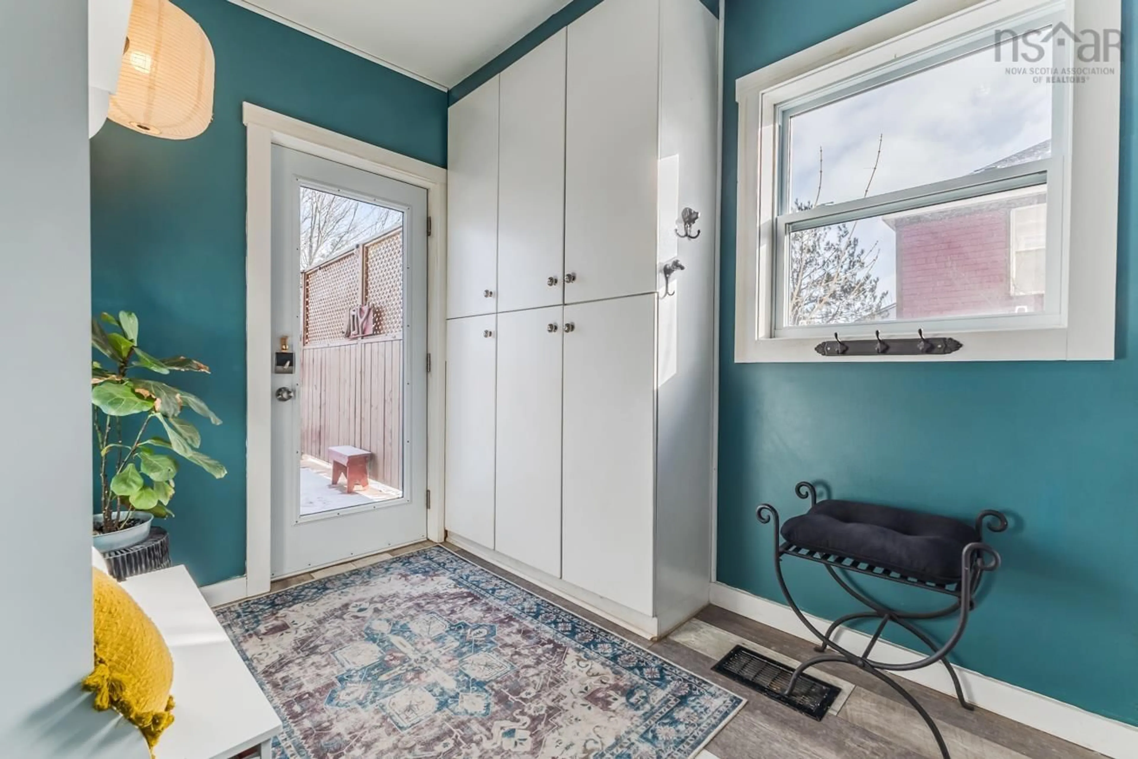 Indoor entryway for 303-305 Main St, Tatamagouche Nova Scotia B0K 1V0