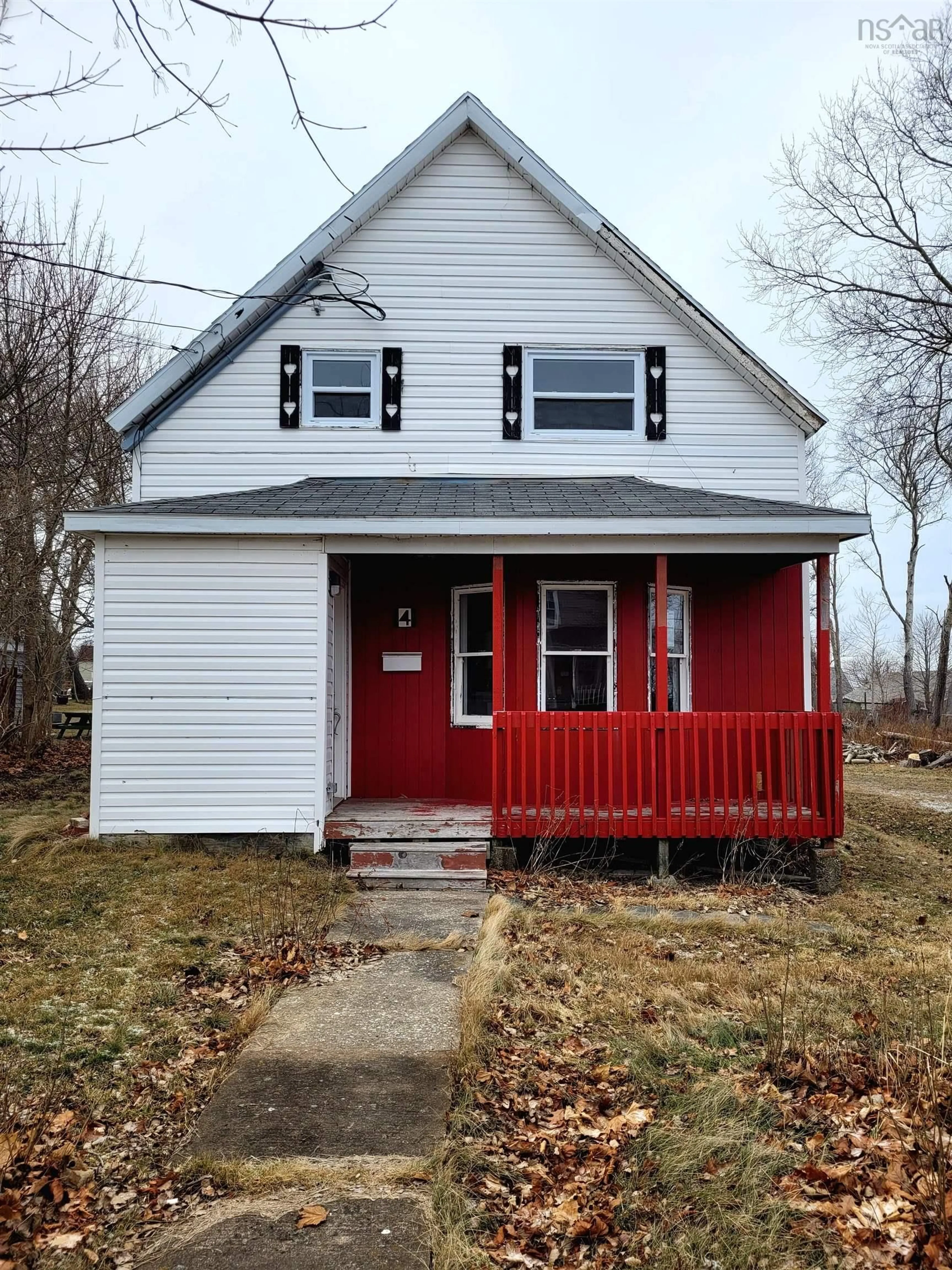 Home with vinyl exterior material, street for 4 Queen St, Sydney Mines Nova Scotia B1V 1K5