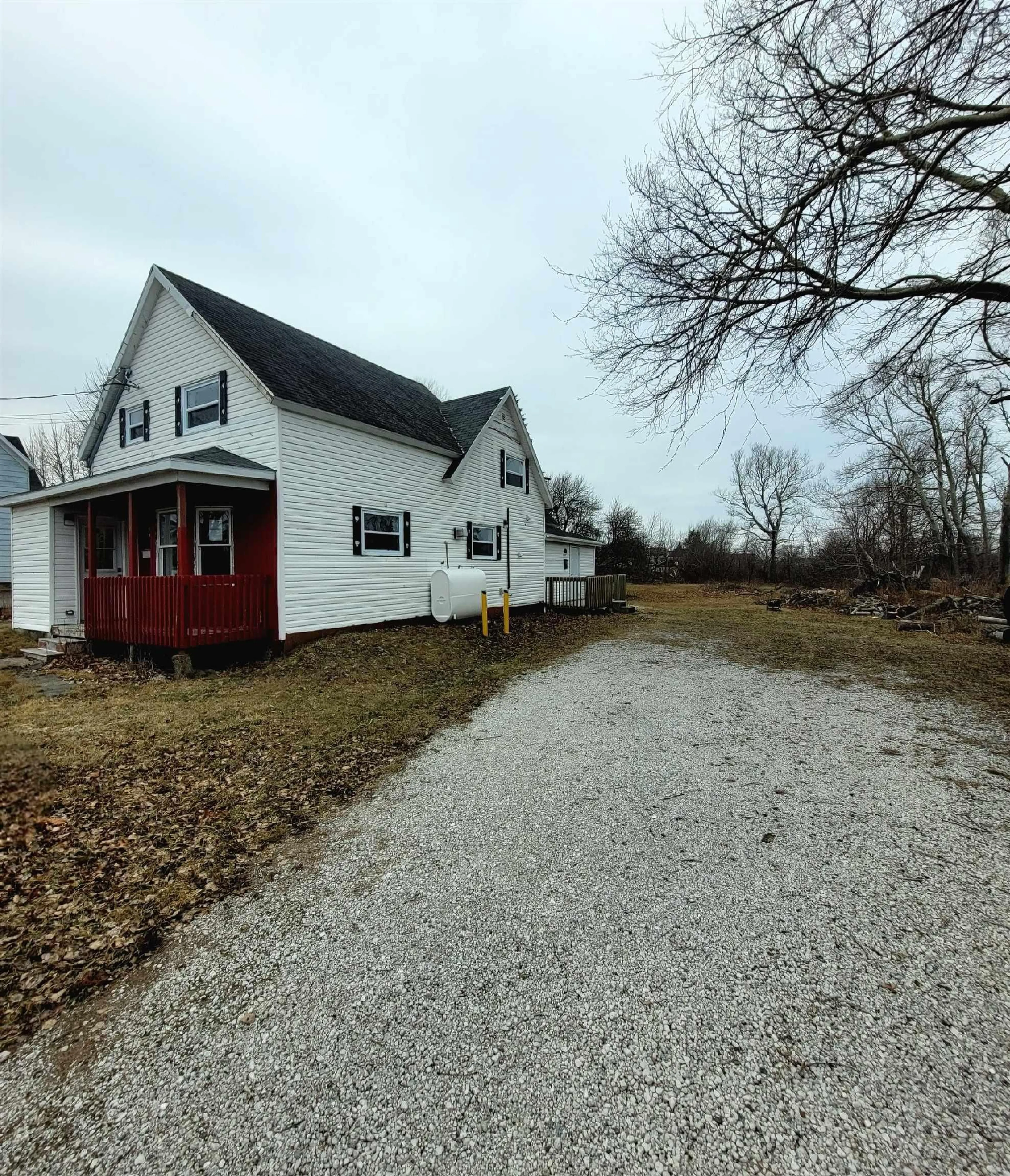 A pic from outside/outdoor area/front of a property/back of a property/a pic from drone, street for 4 Queen St, Sydney Mines Nova Scotia B1V 1K5