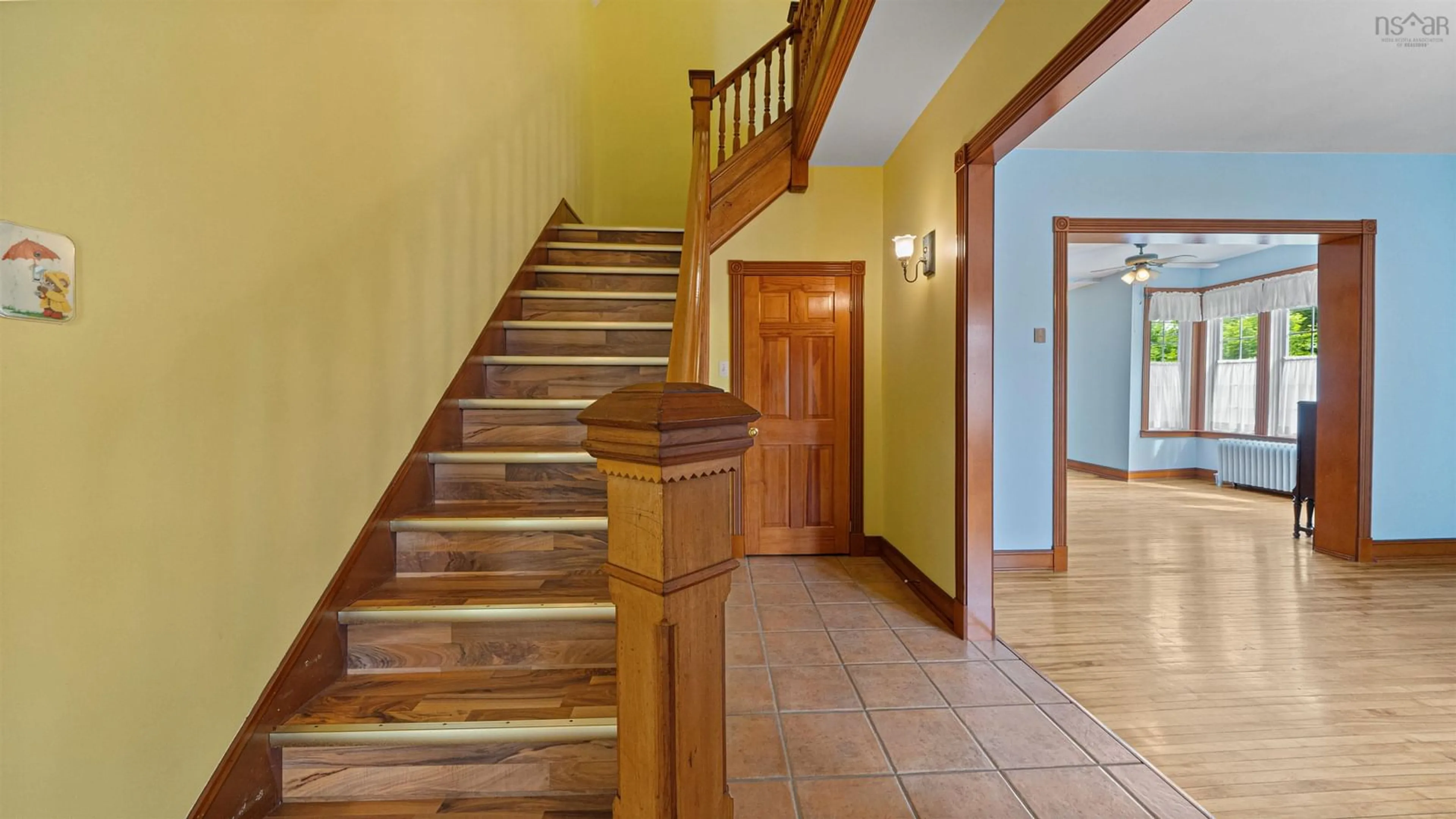 Indoor foyer for 79 Willow Ave, New Glasgow Nova Scotia B2H 1Z4