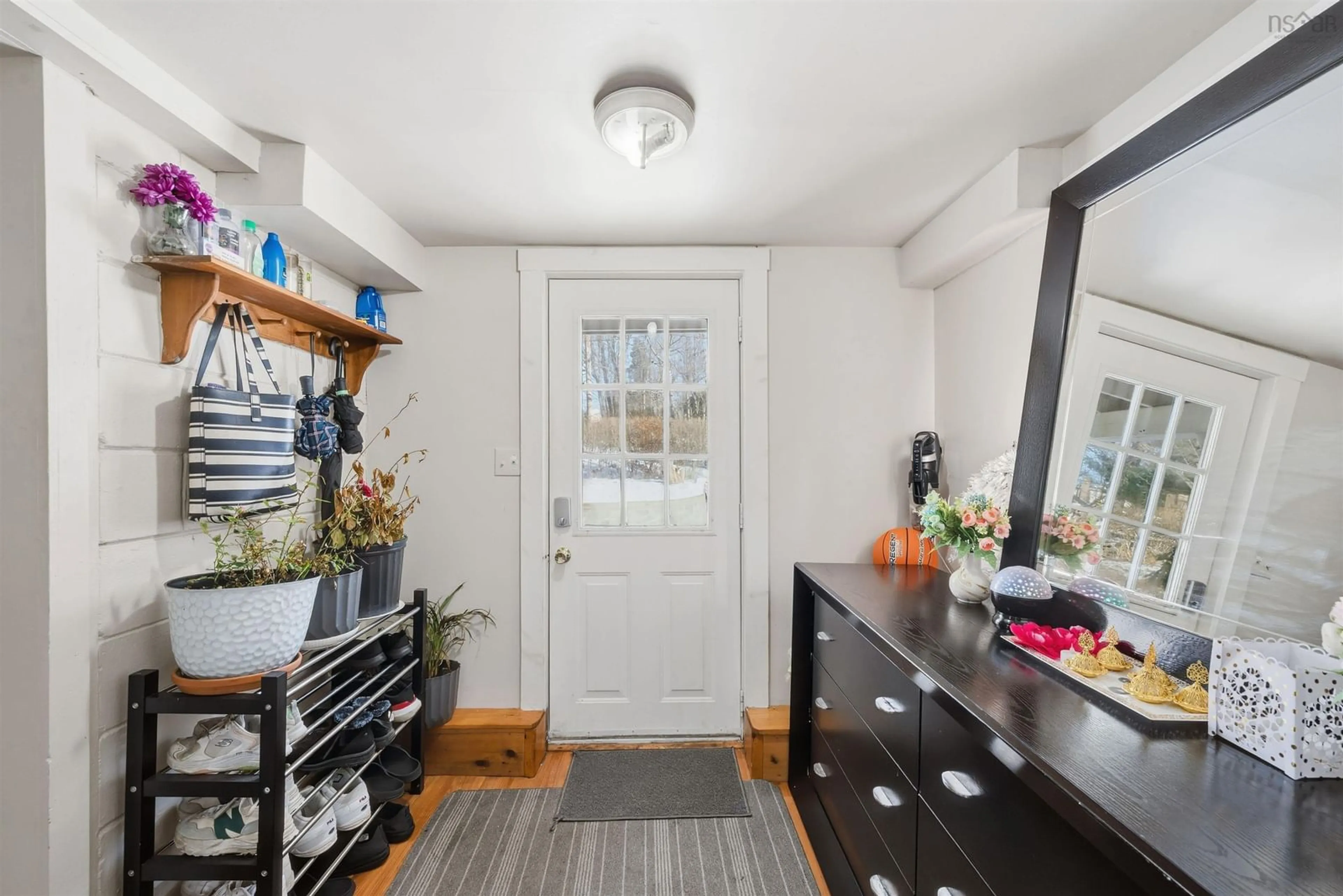 Indoor entryway for 28/30 High St, Bedford Nova Scotia B4A 0C4