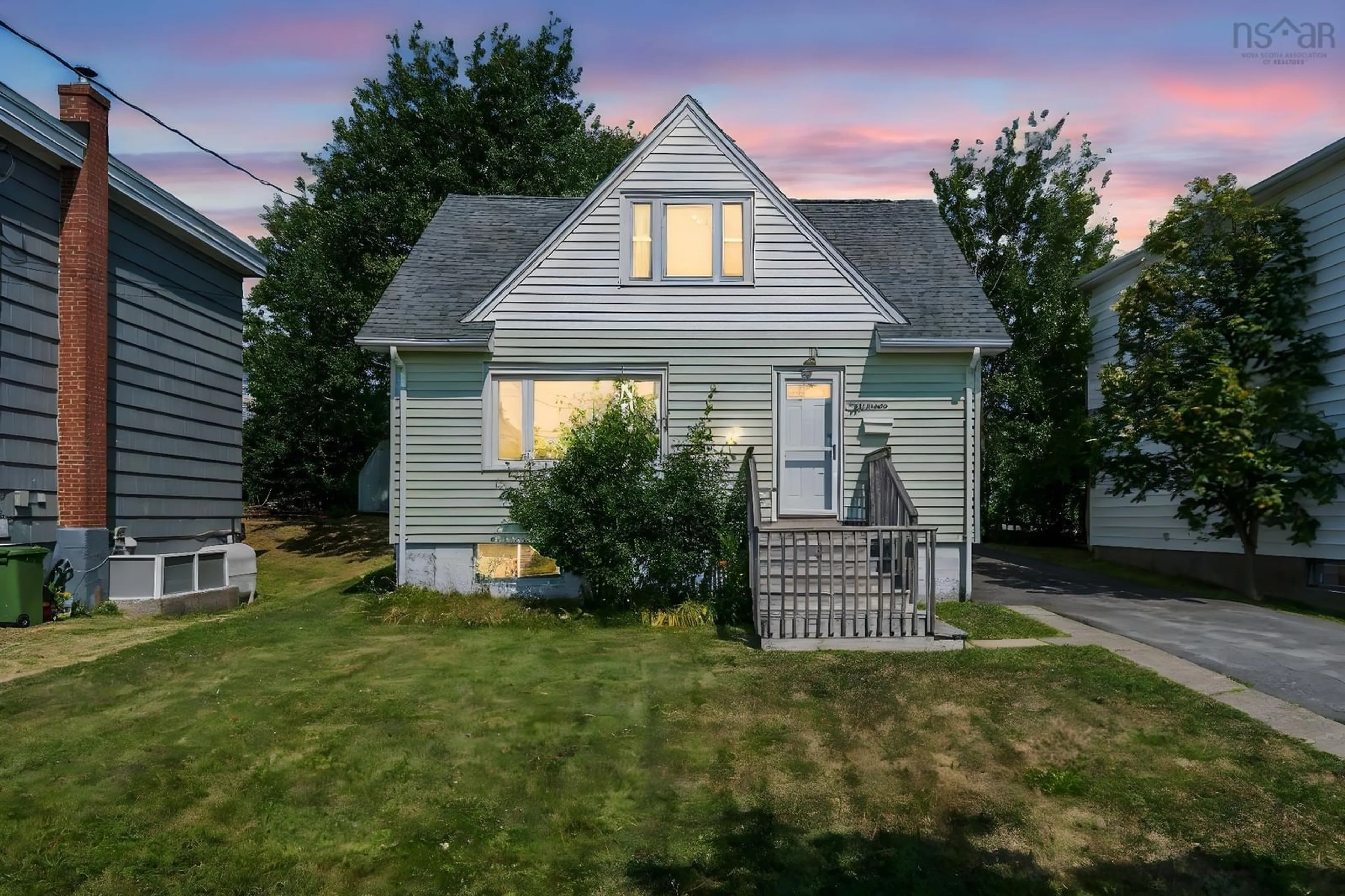 A pic from outside/outdoor area/front of a property/back of a property/a pic from drone, street for 13 Convoy Ave, Halifax Nova Scotia B3N 2P5