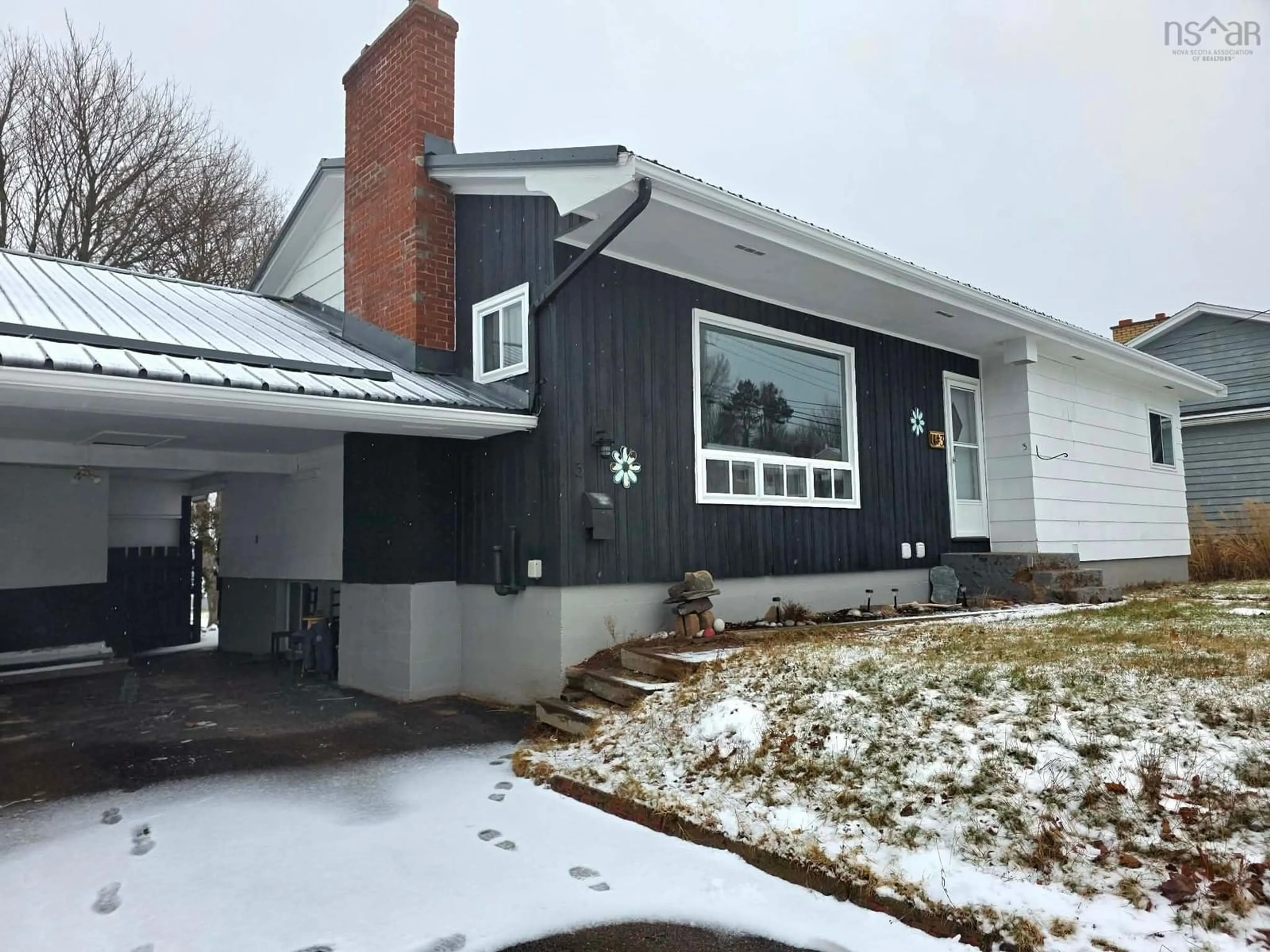 Home with vinyl exterior material, street for 3 Patterson Ave, Truro Nova Scotia B2N 1S6