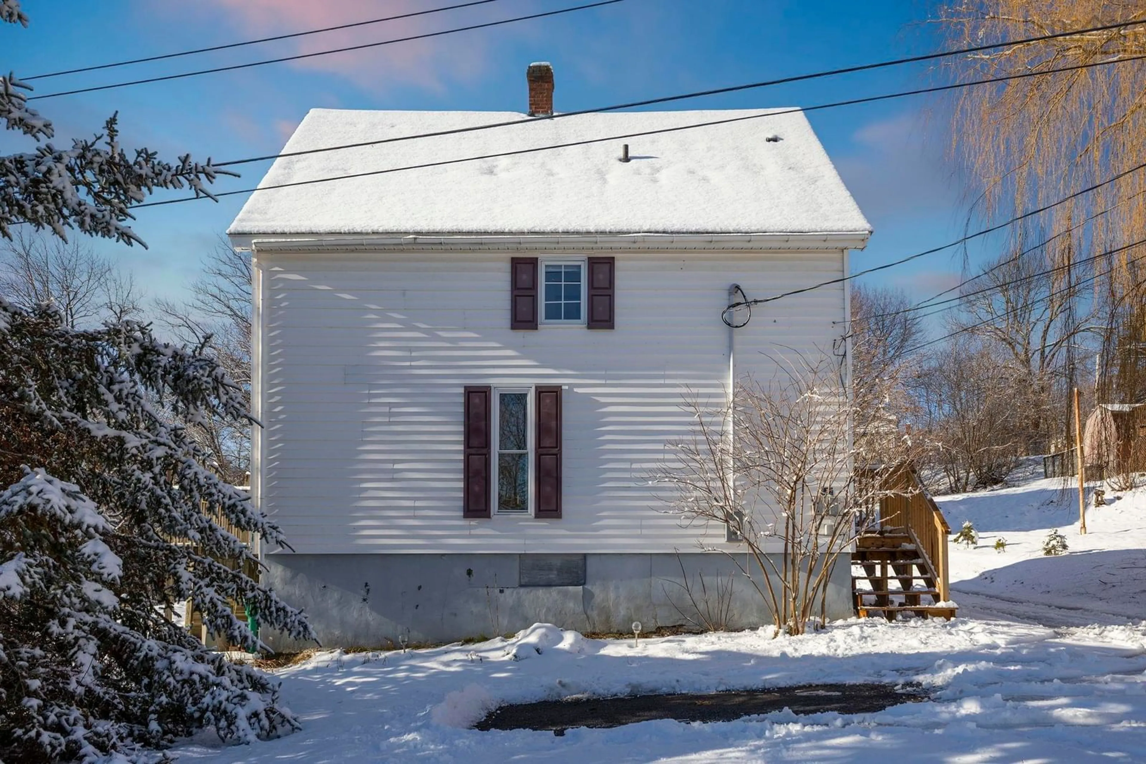 Shed for 112 Arch St, New Glasgow Nova Scotia B2H 2G2