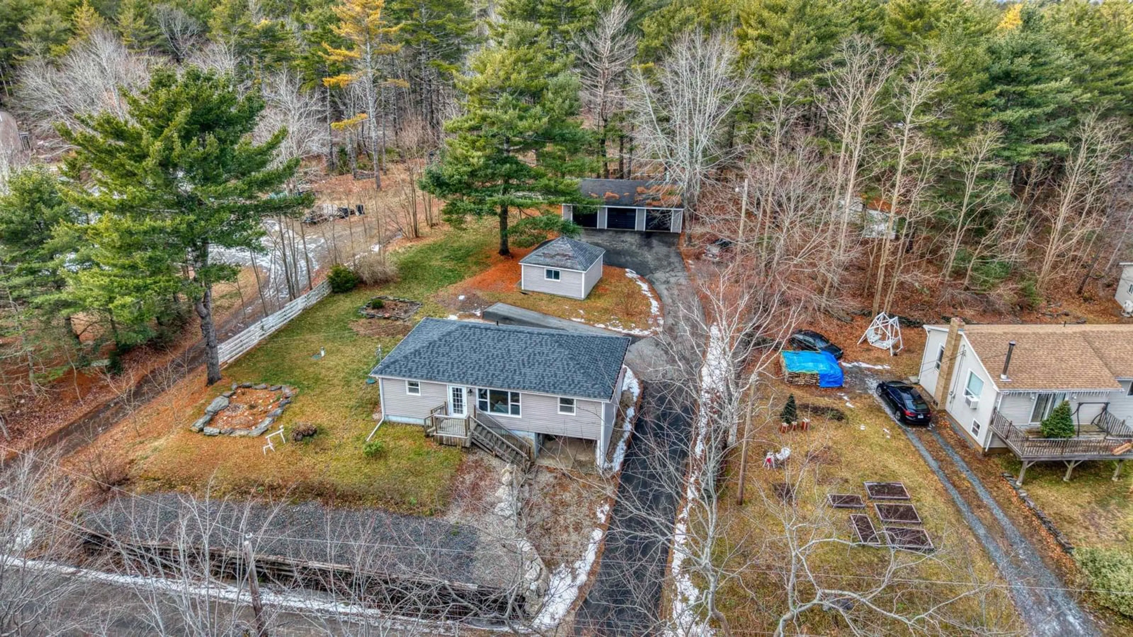 A pic from outside/outdoor area/front of a property/back of a property/a pic from drone, unknown for 27 Weagle Dr, Hebbville Nova Scotia B4V 6Z4