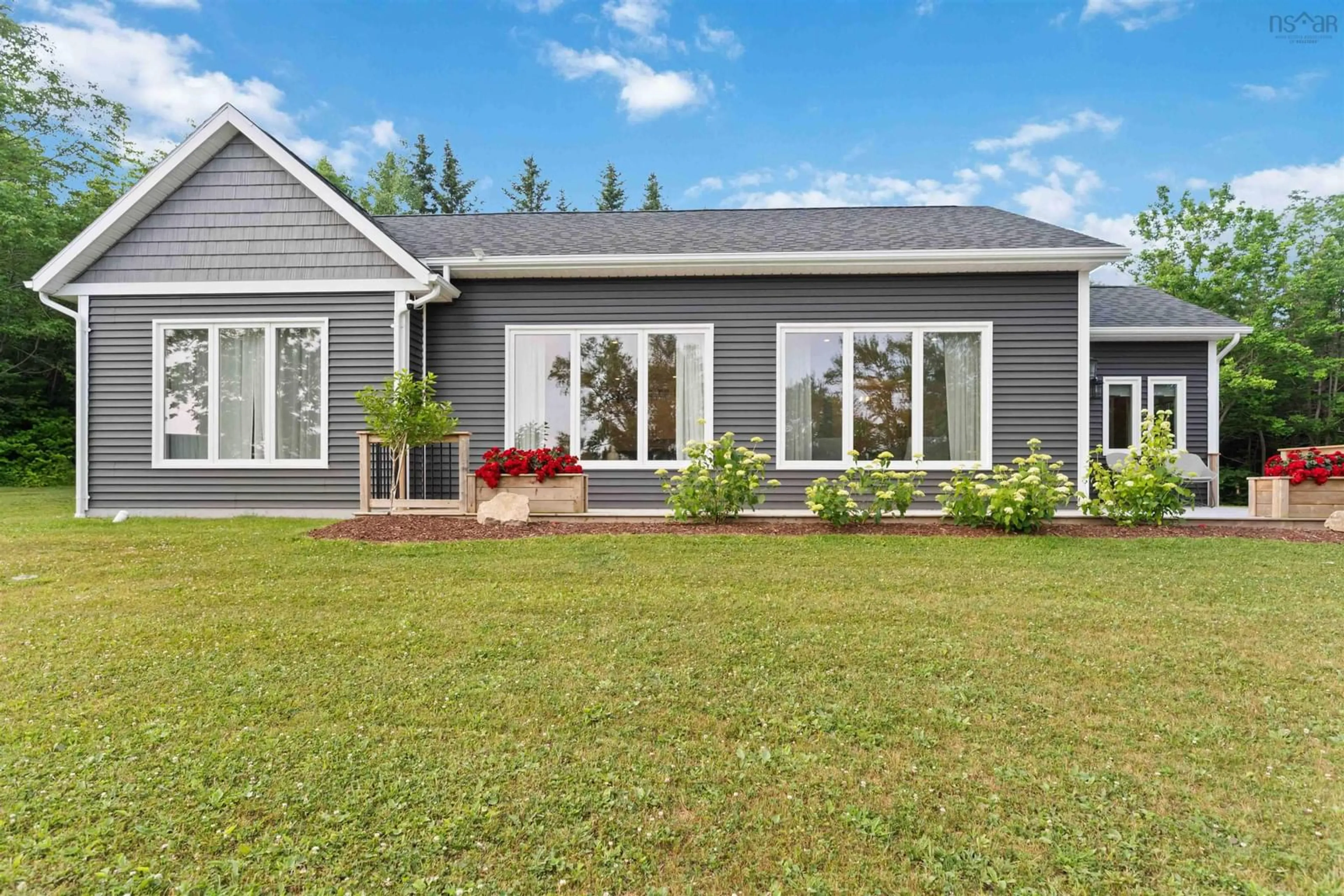 Home with vinyl exterior material, unknown for 232/236 Victoria St, Digby Nova Scotia B0V 1A0