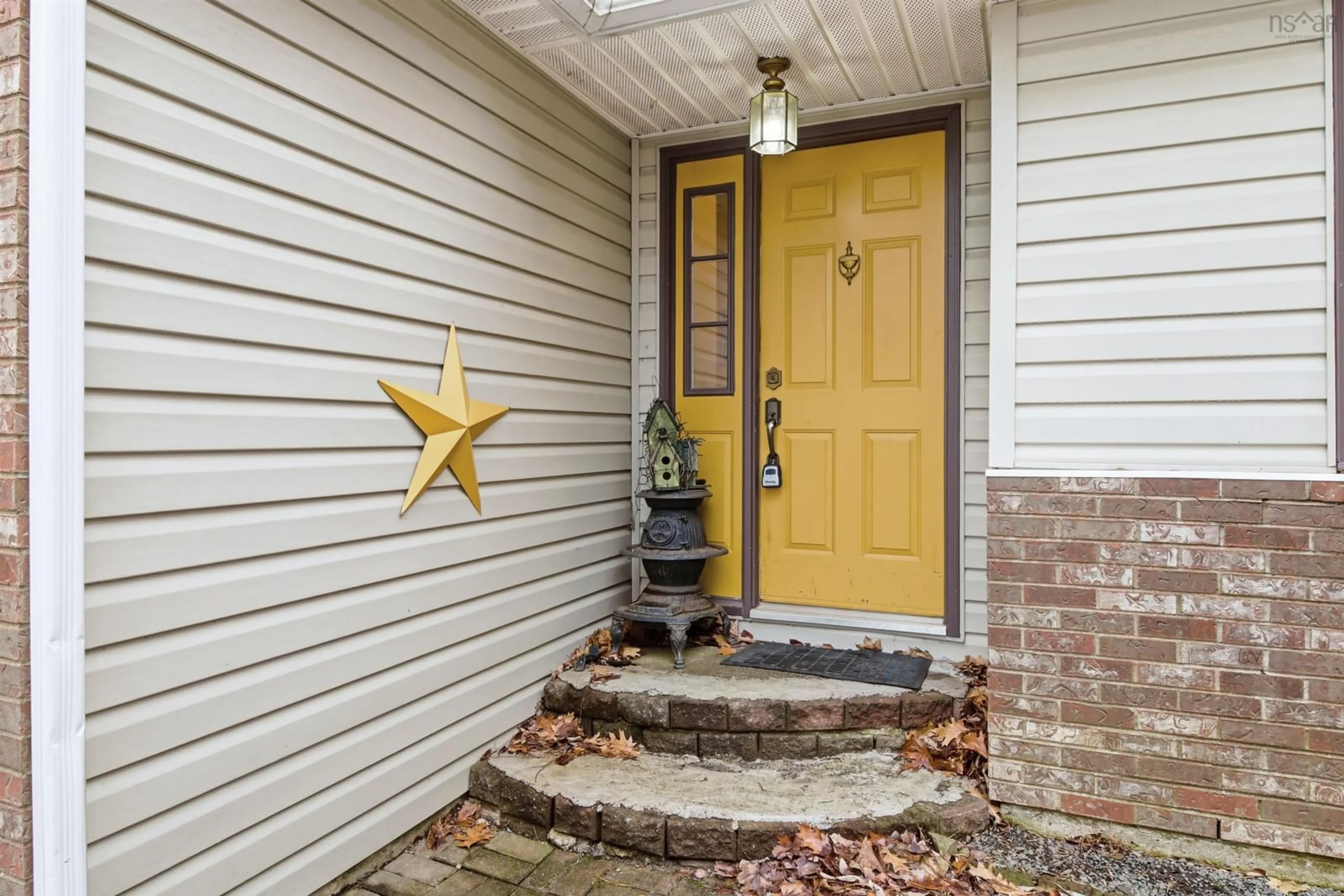 Indoor entryway for 44 Lakewood Drive Extension, Brooklyn Nova Scotia B0N 2A0