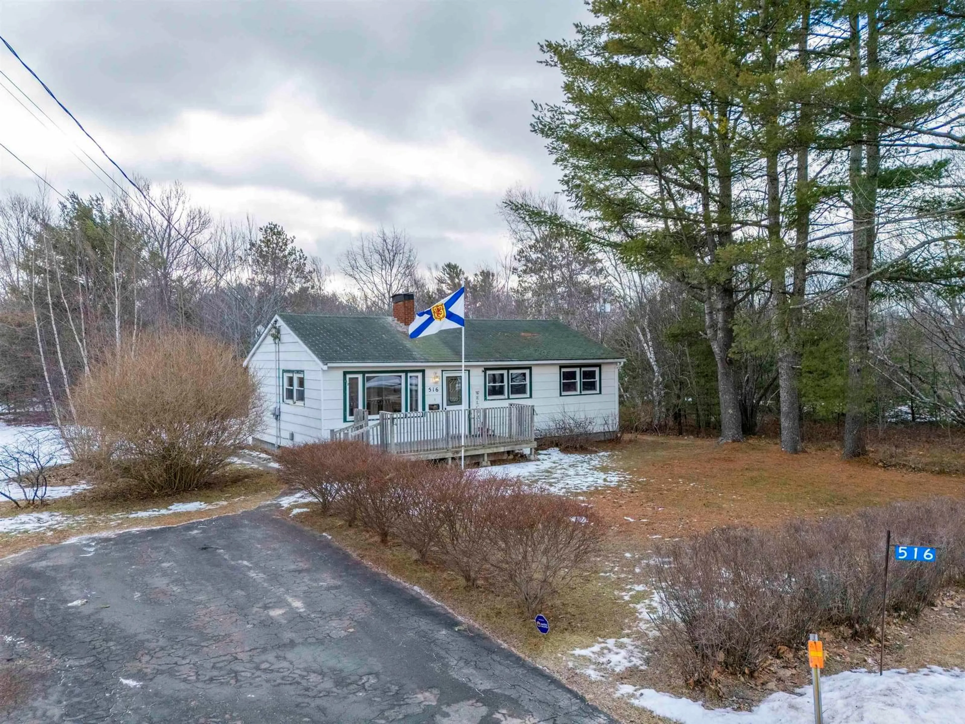 A pic from outside/outdoor area/front of a property/back of a property/a pic from drone, unknown for 516 Windsor St, Kingston Nova Scotia B0P 1R0