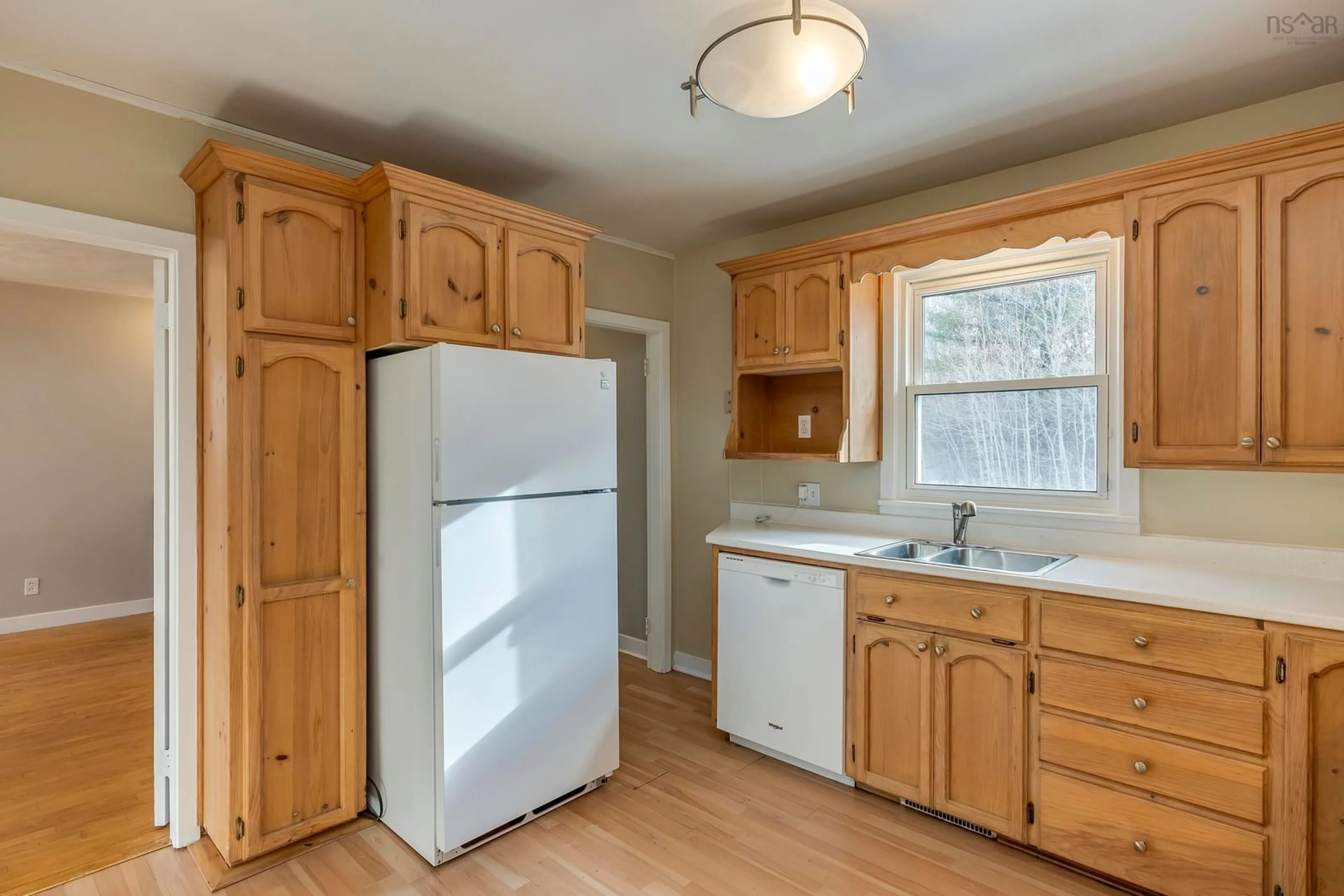 Standard kitchen, wood/laminate floor for 516 Windsor St, Kingston Nova Scotia B0P 1R0