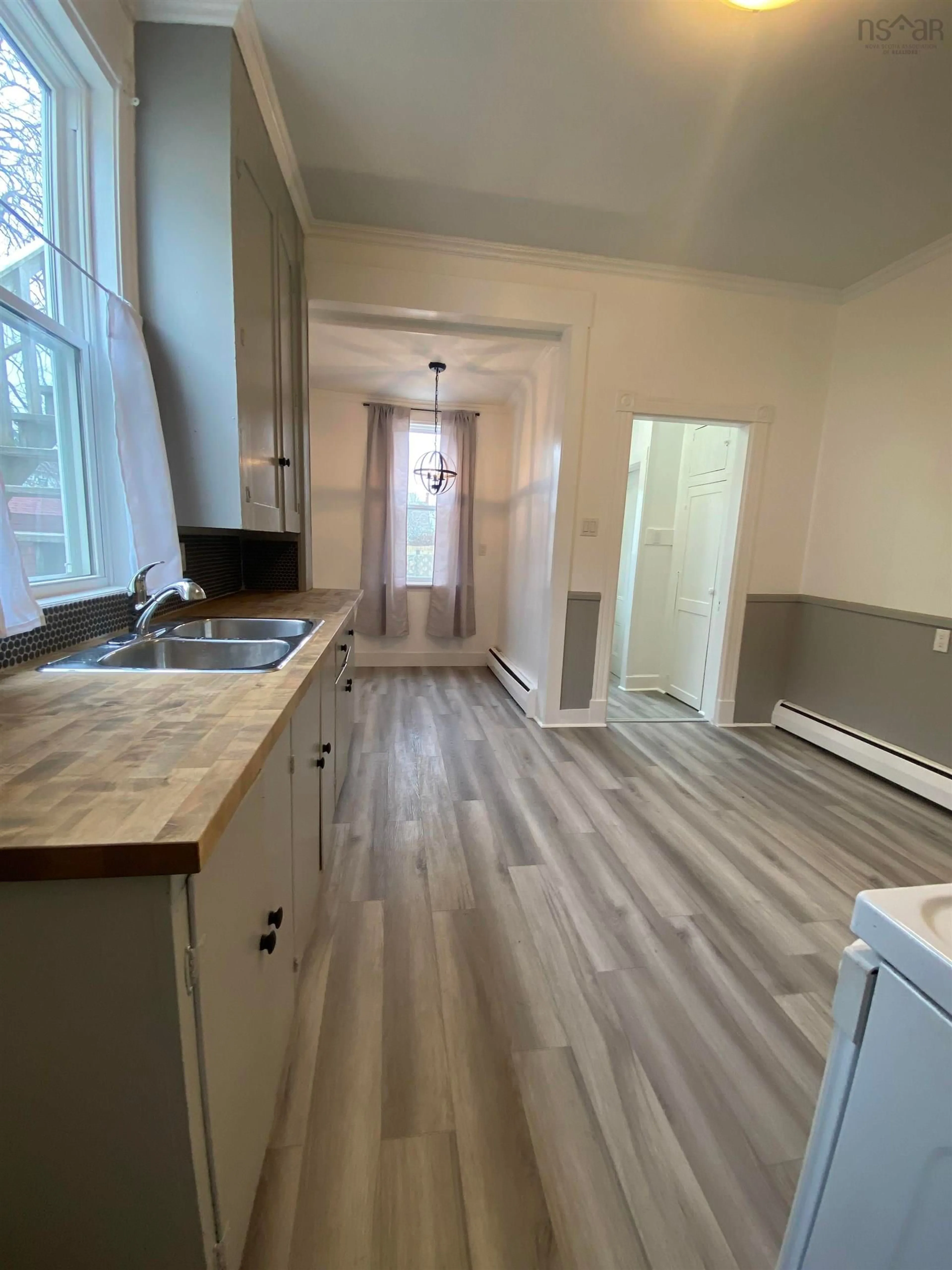 Unknown for 19 Porter St, Yarmouth Nova Scotia B5A 2Y7