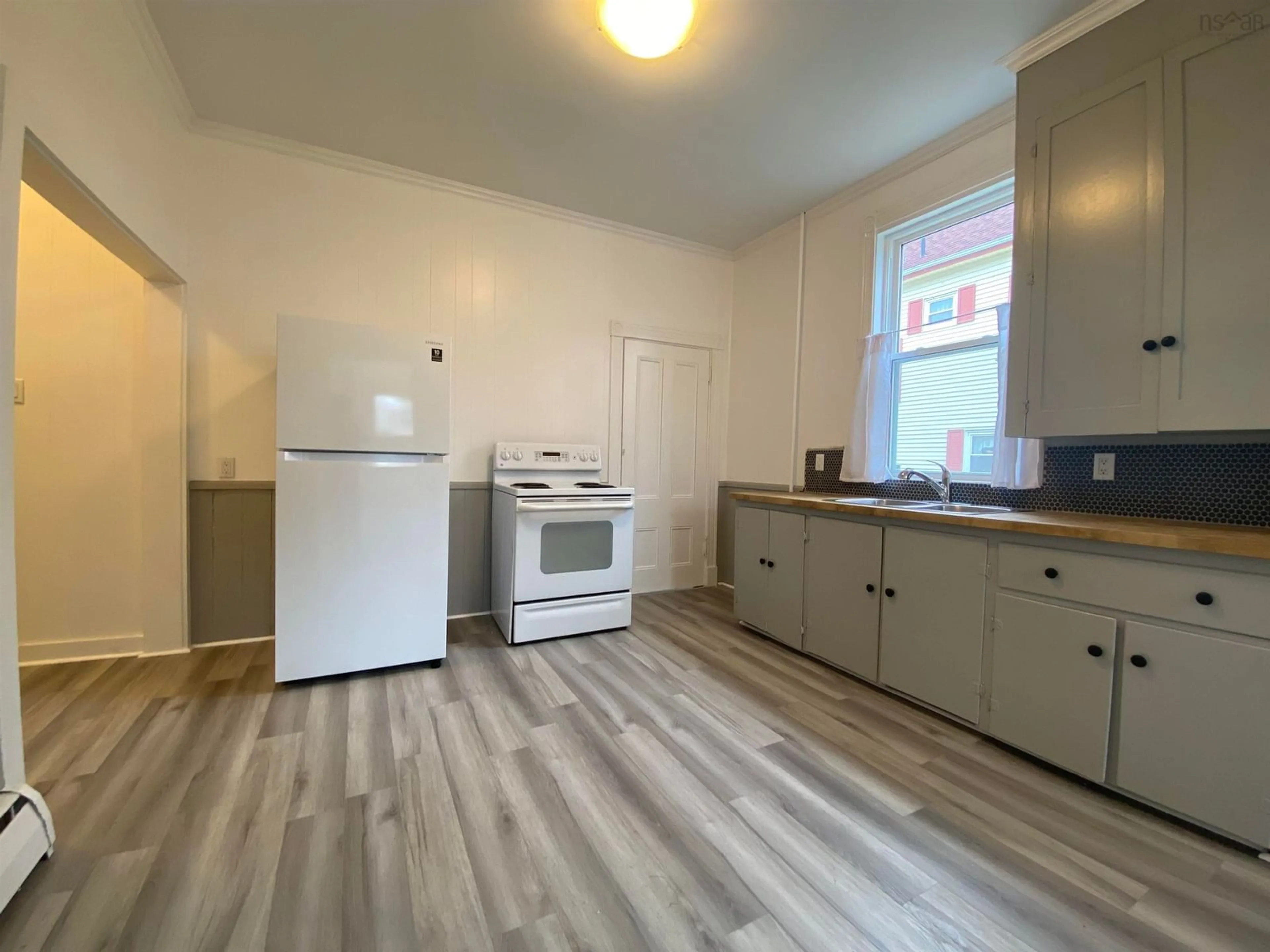 Unknown for 19 Porter St, Yarmouth Nova Scotia B5A 2Y7