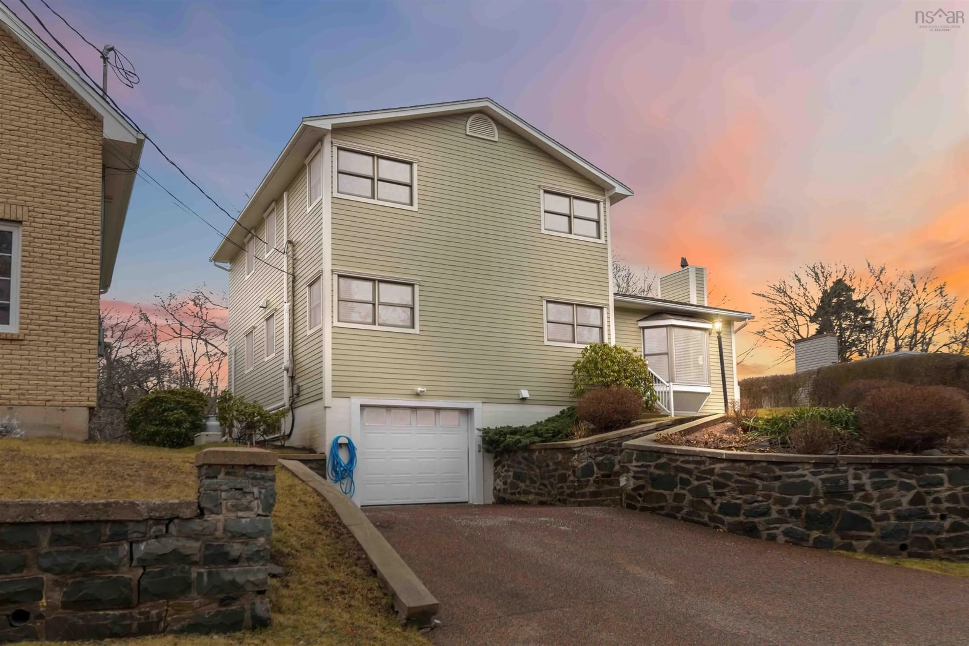 A pic from outside/outdoor area/front of a property/back of a property/a pic from drone, street for 42 Lodge Dr, Halifax Nova Scotia B3M 2G7