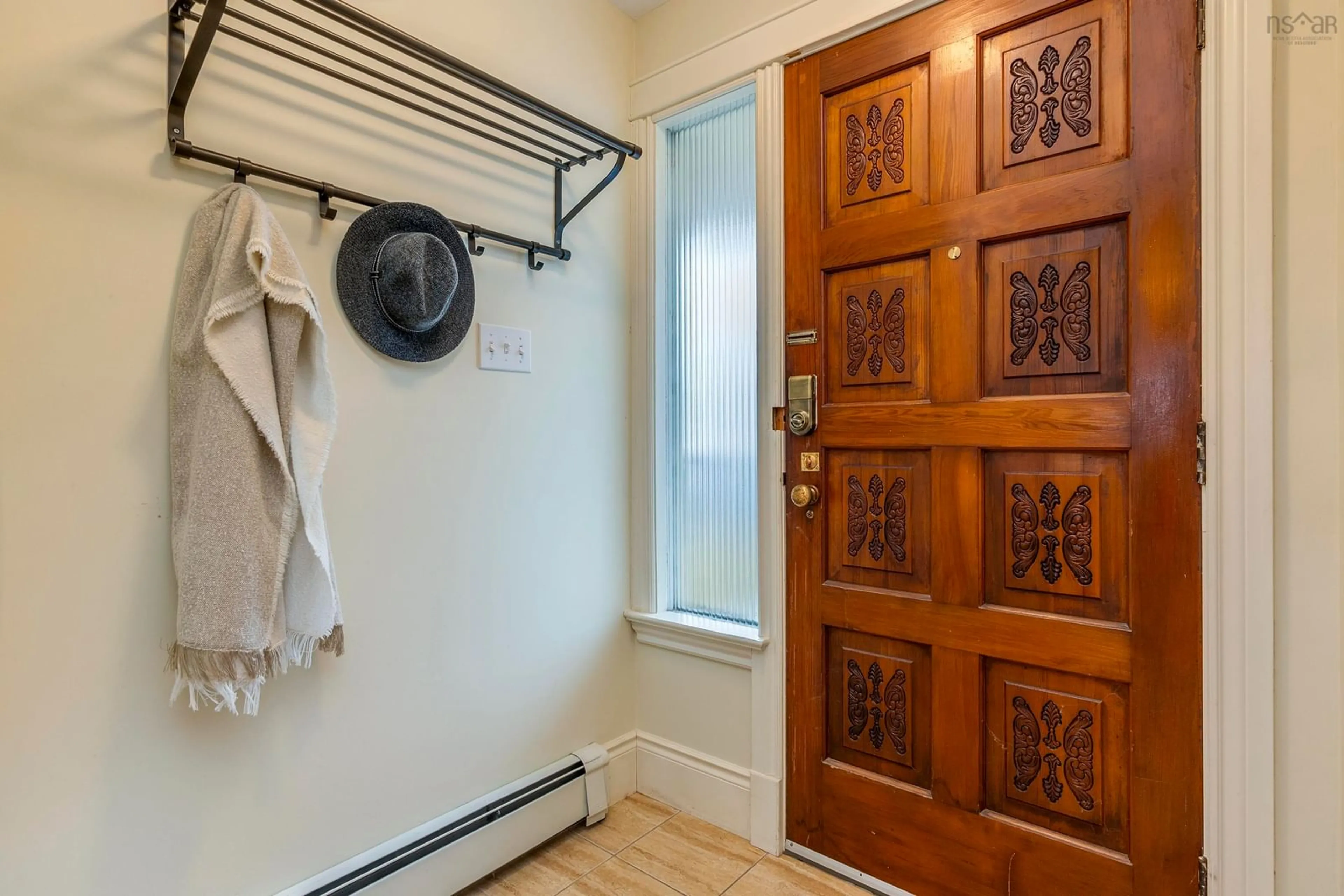 Indoor entryway for 91 Hazelholme Dr, Halifax Nova Scotia B3M 1N7