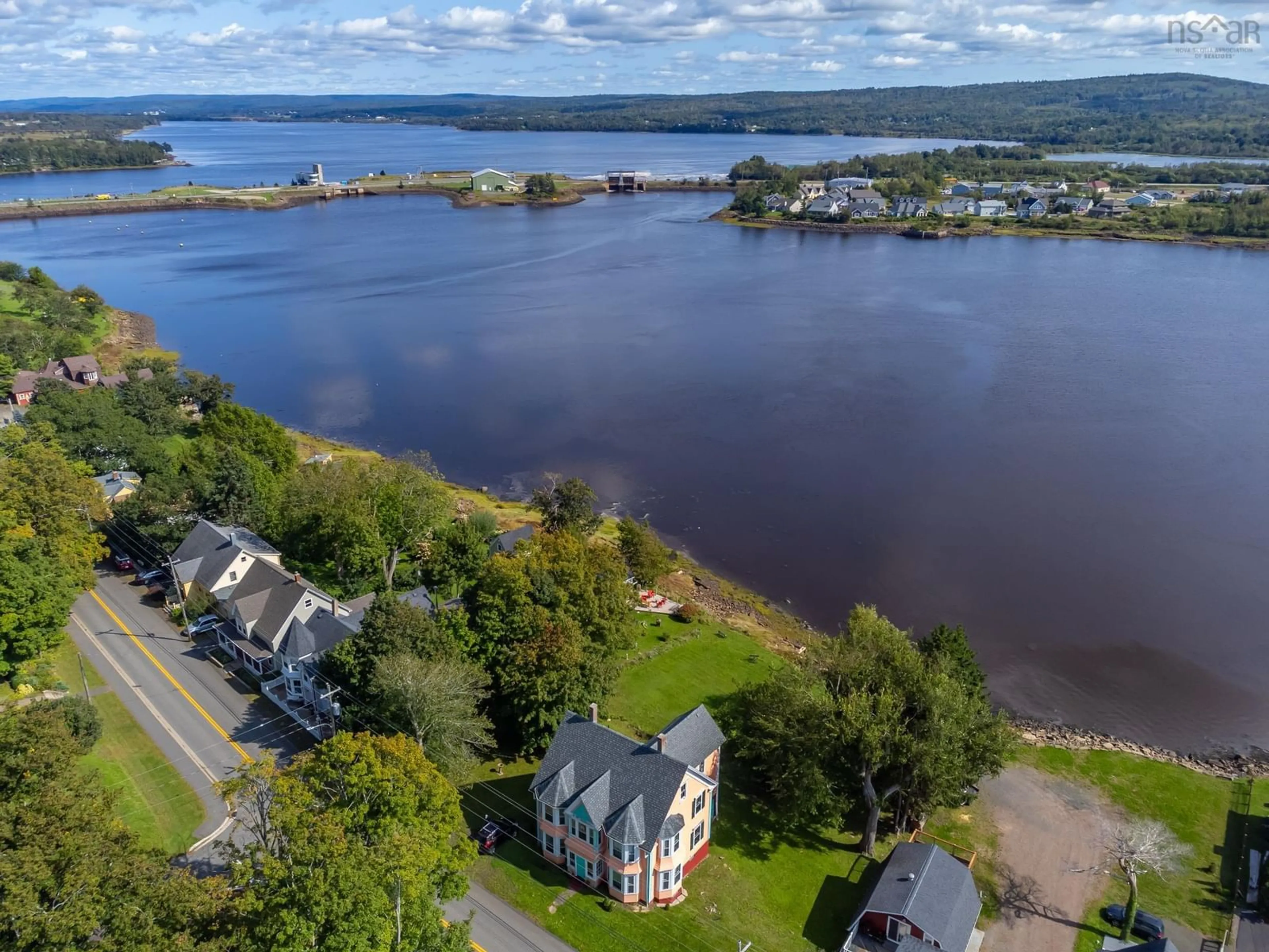 A pic from outside/outdoor area/front of a property/back of a property/a pic from drone, water/lake/river/ocean view for 5404 Granville Rd, Granville Ferry Nova Scotia B0S 1A0