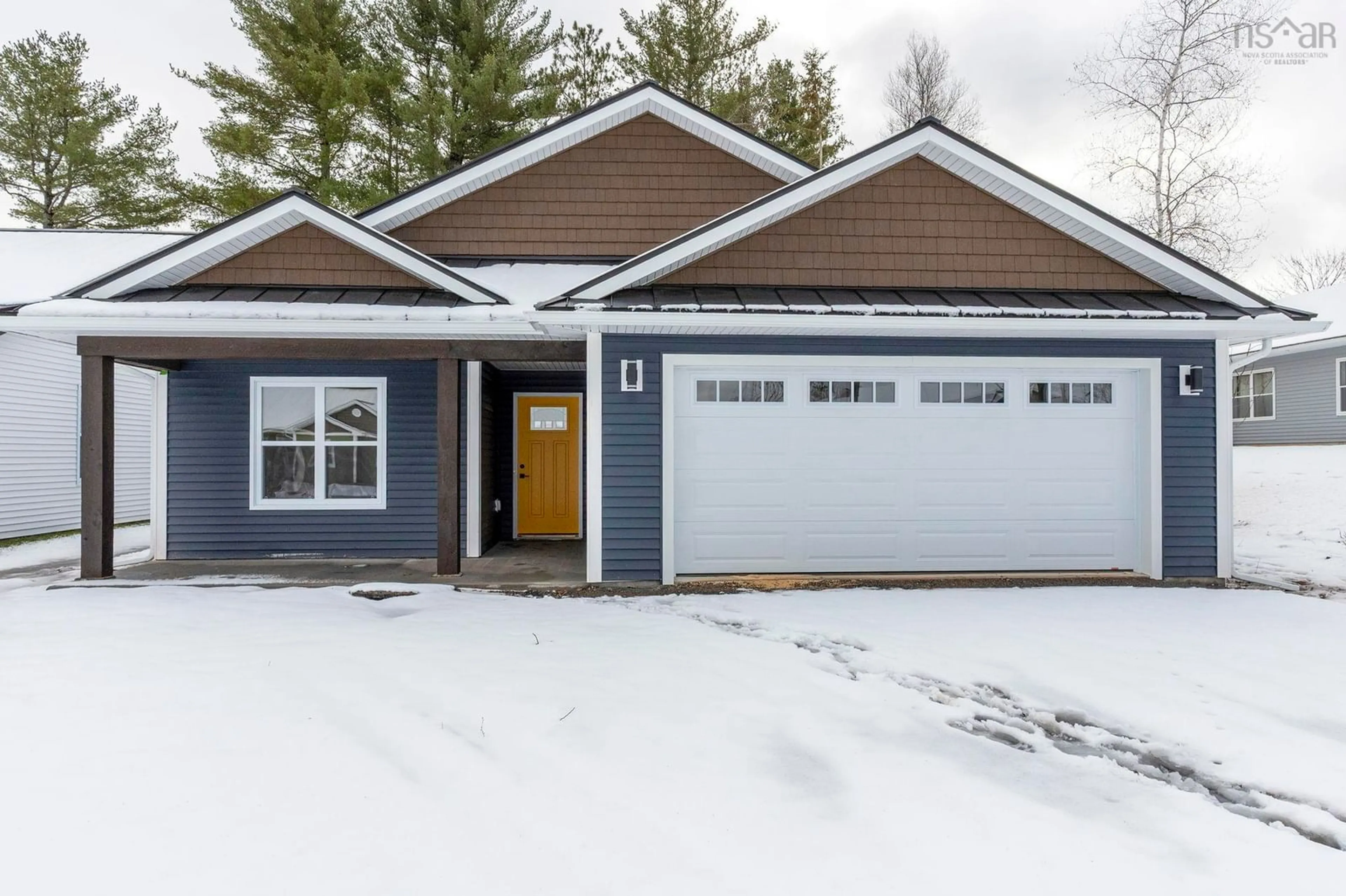 Home with vinyl exterior material, street for 10 Peterson St, Cambridge Nova Scotia B0P 1G0