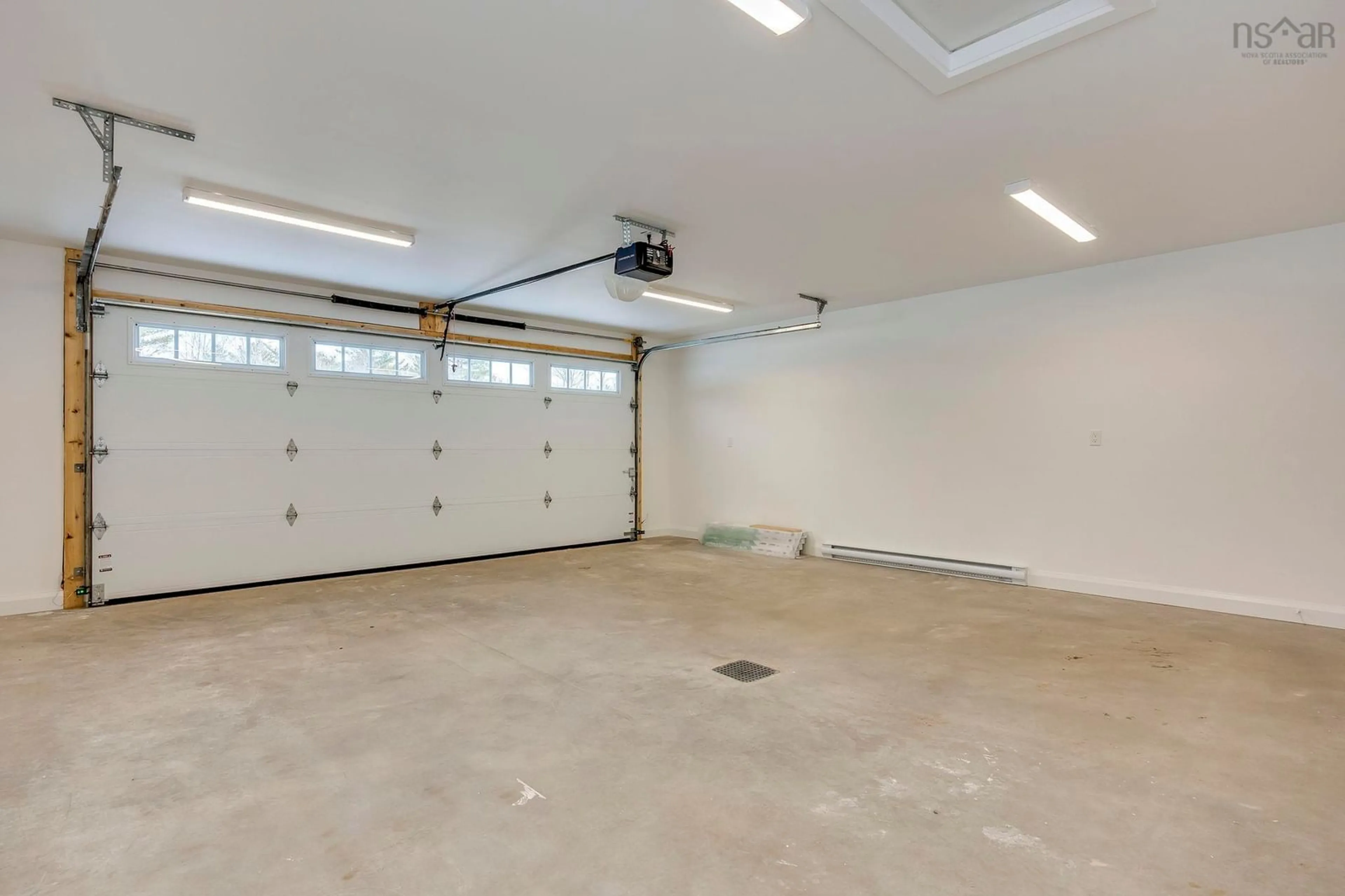 Indoor garage for 10 Peterson St, Cambridge Nova Scotia B0P 1G0