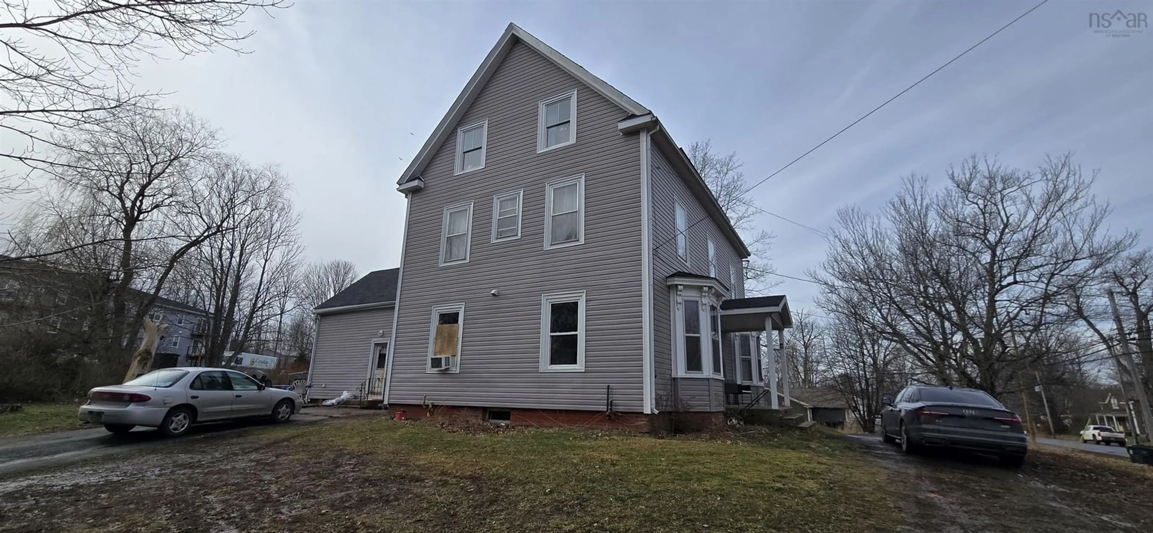 Home with vinyl exterior material, building for 1618 King St, Windsor Nova Scotia B0N 2T0