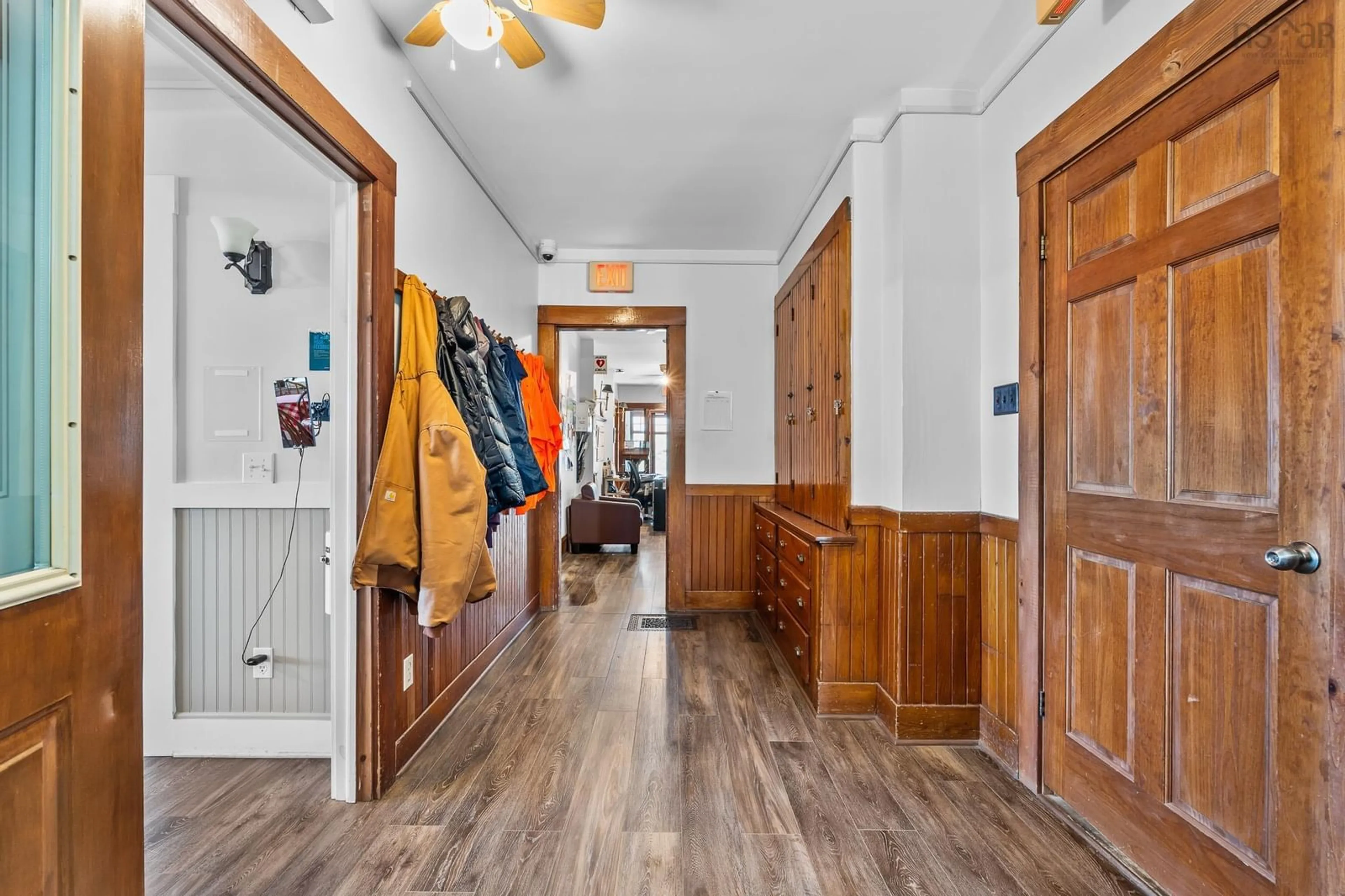 Indoor foyer for 8979 Highway 201, Nictaux Nova Scotia B0S 1P0