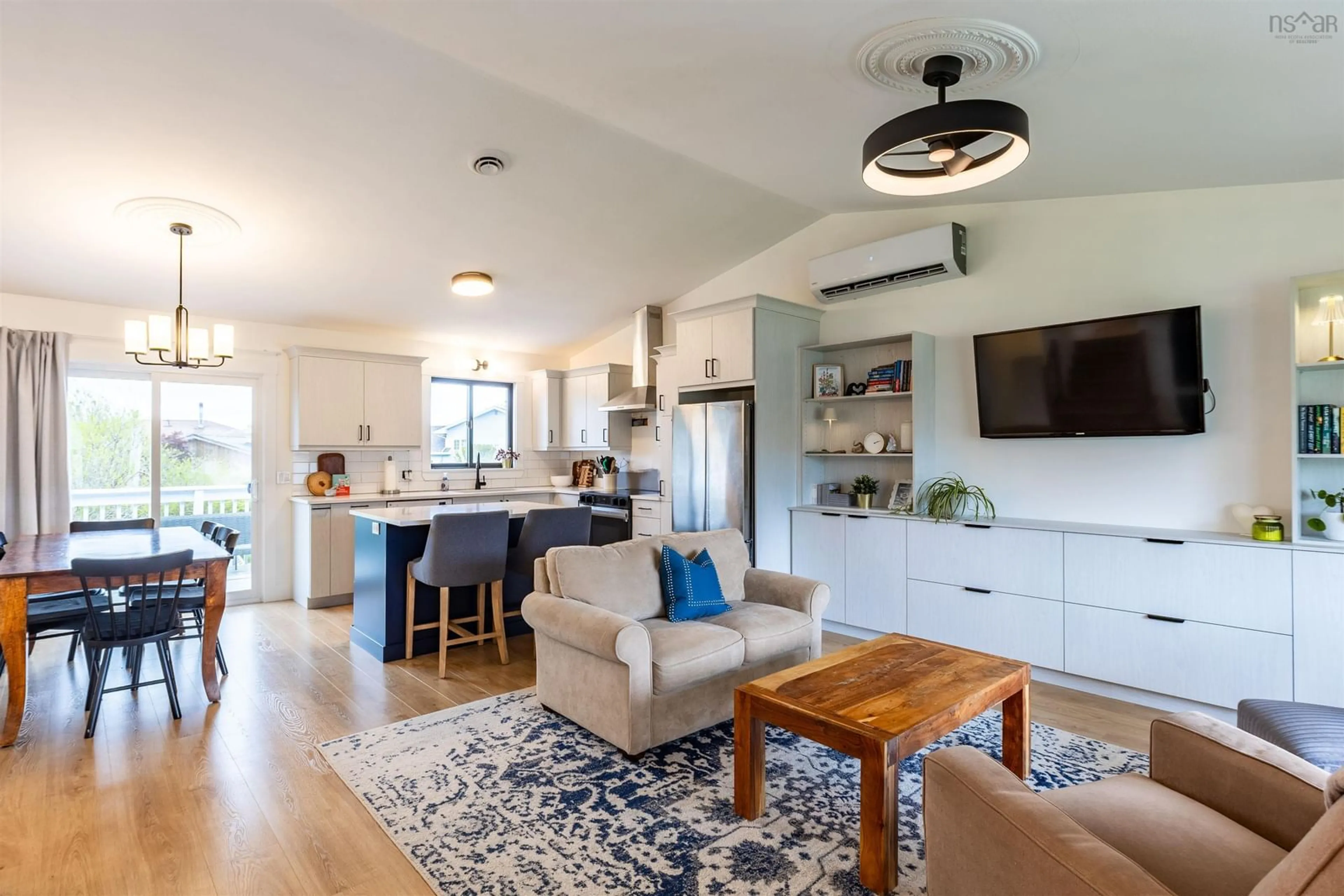 Open concept kitchen, wood/laminate floor for 484 Brunswick St, Yarmouth Nova Scotia B5A 4S1