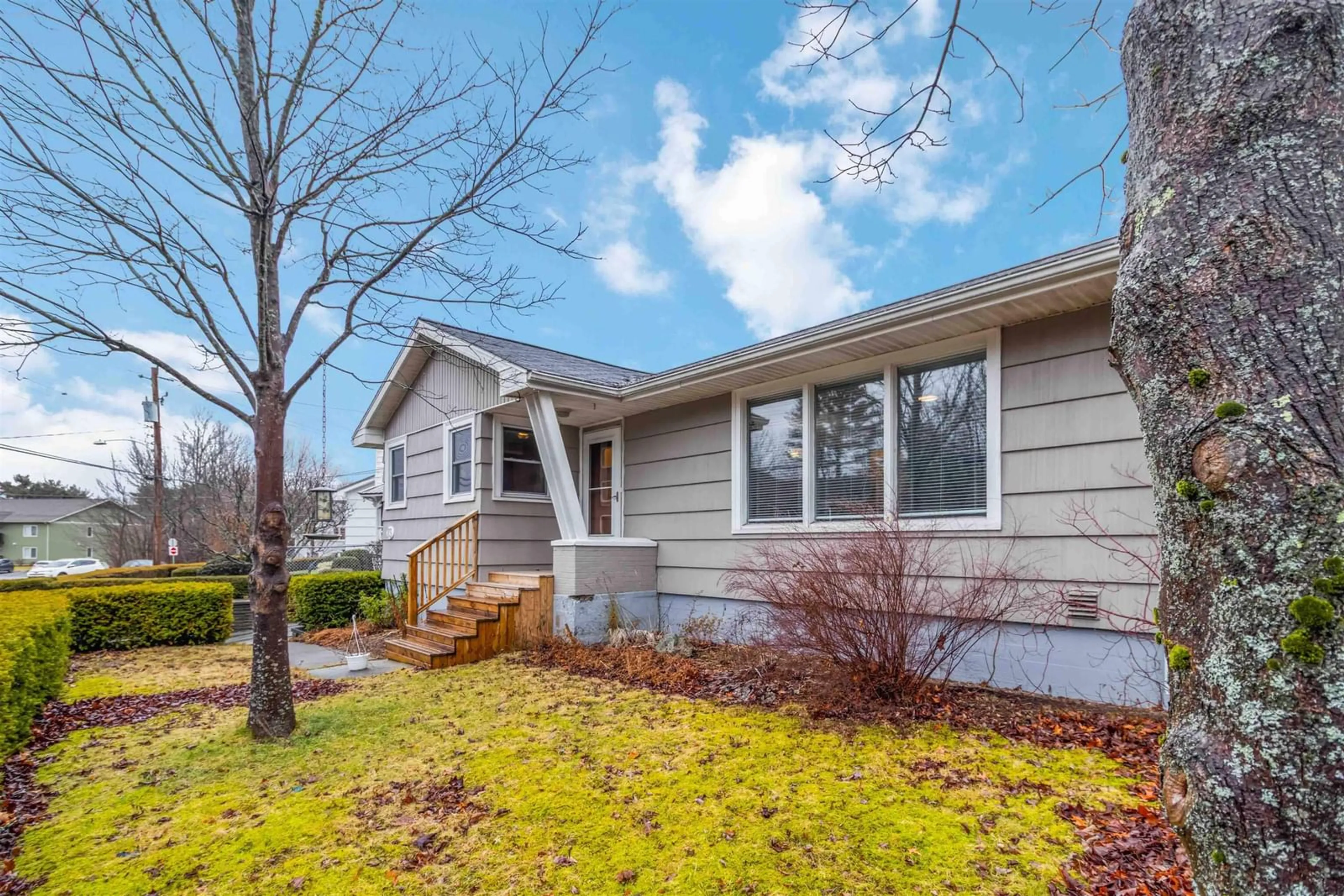 Home with vinyl exterior material, street for 83 Victoria Rd, Bridgewater Nova Scotia B4V 2N4