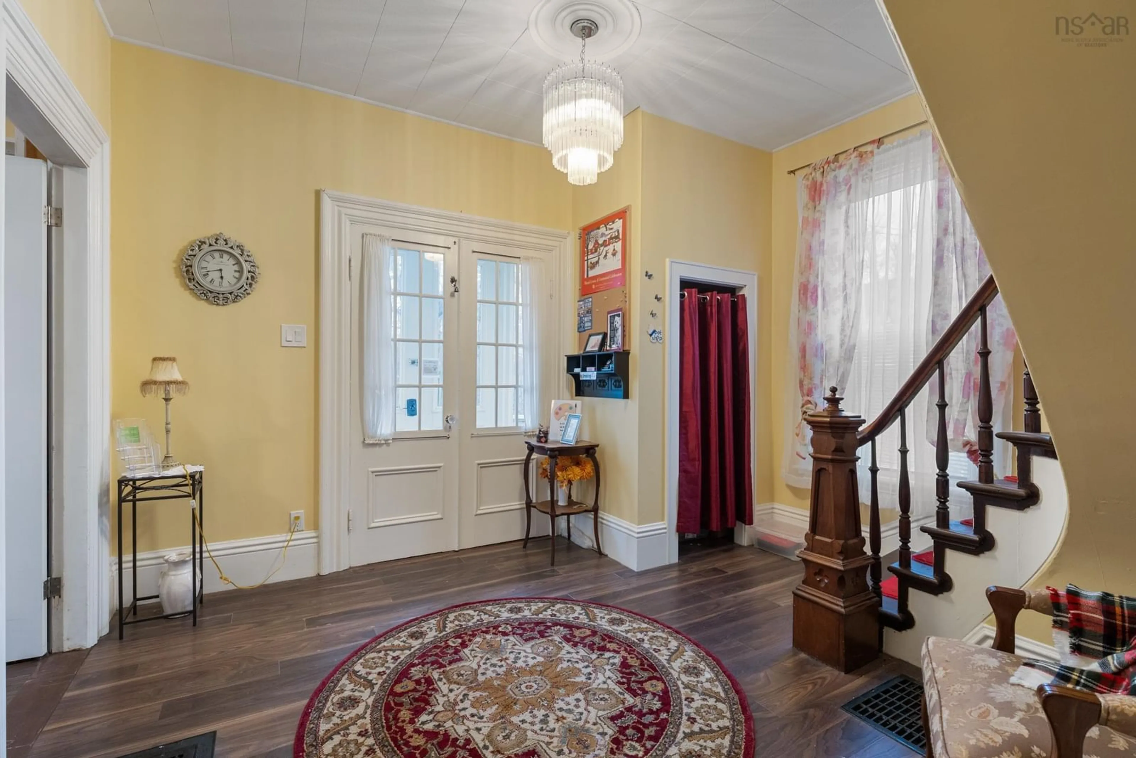Indoor foyer for 45 Alma St, Yarmouth Nova Scotia B5A 3G7