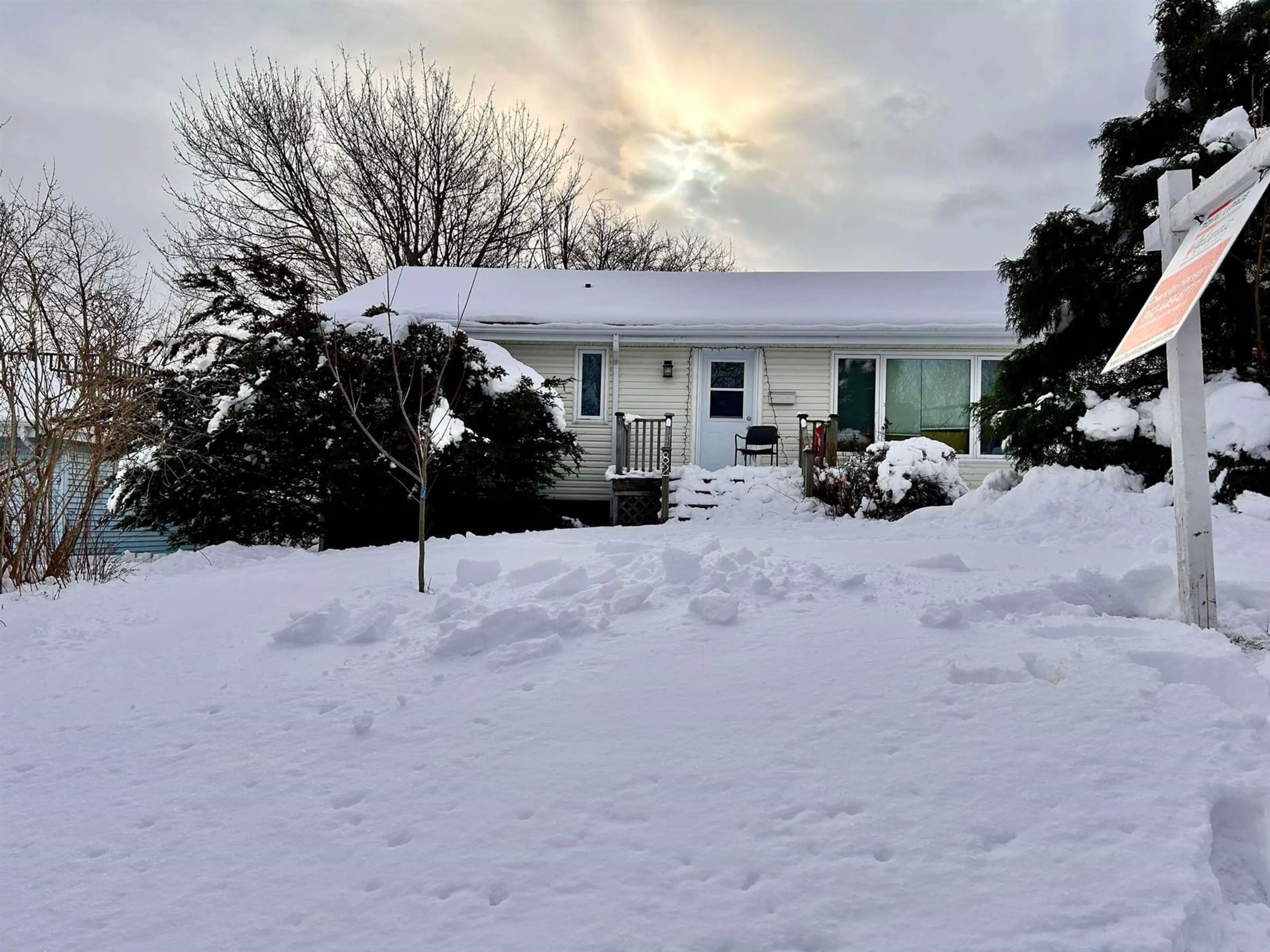 A pic from outside/outdoor area/front of a property/back of a property/a pic from drone, street for 82 Sunnybrae Ave, Halifax Nova Scotia B3N 2G7