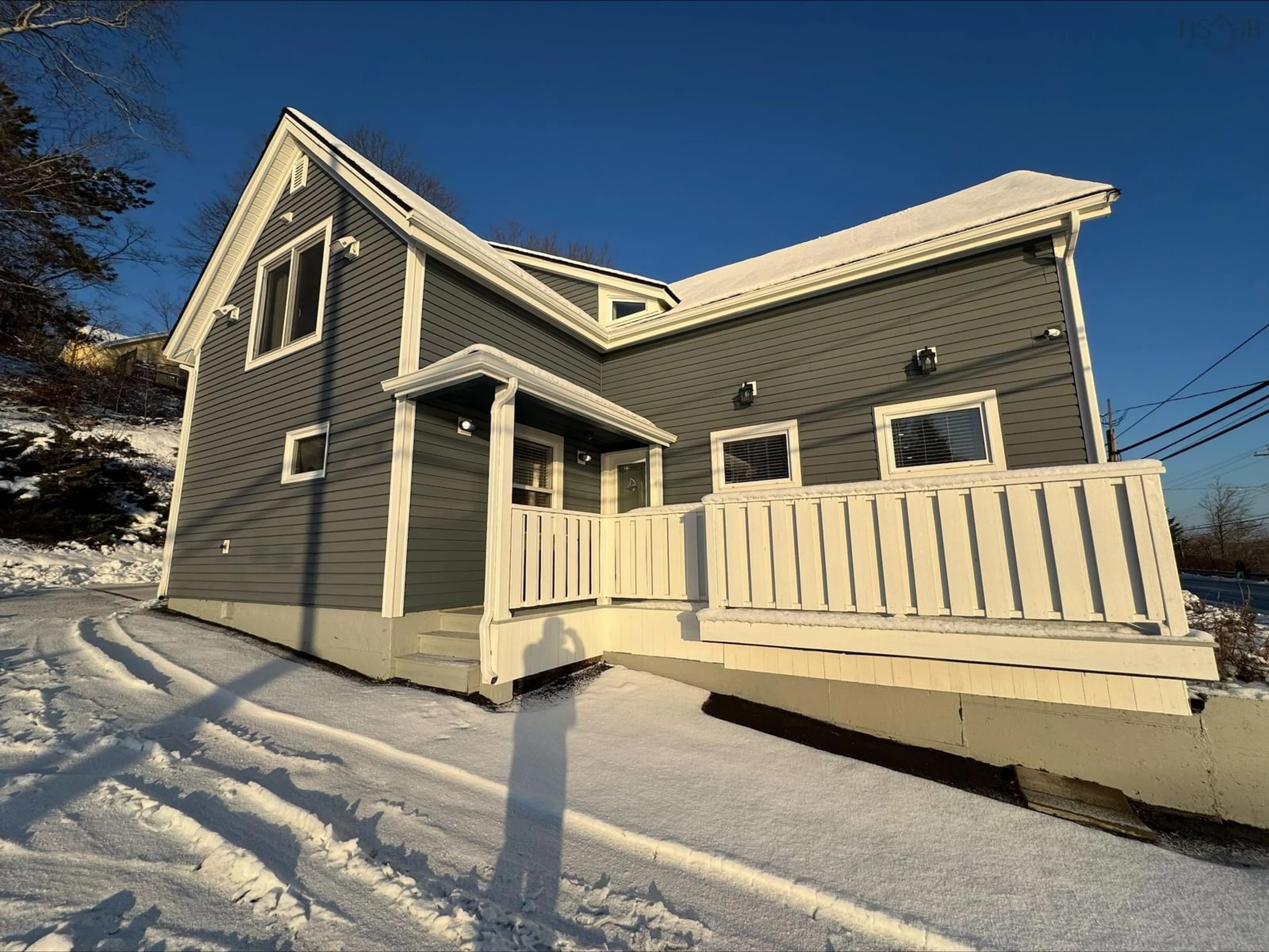 Home with vinyl exterior material, unknown for 520 Bedford Highway, Bedford Nova Scotia B3M 2L7