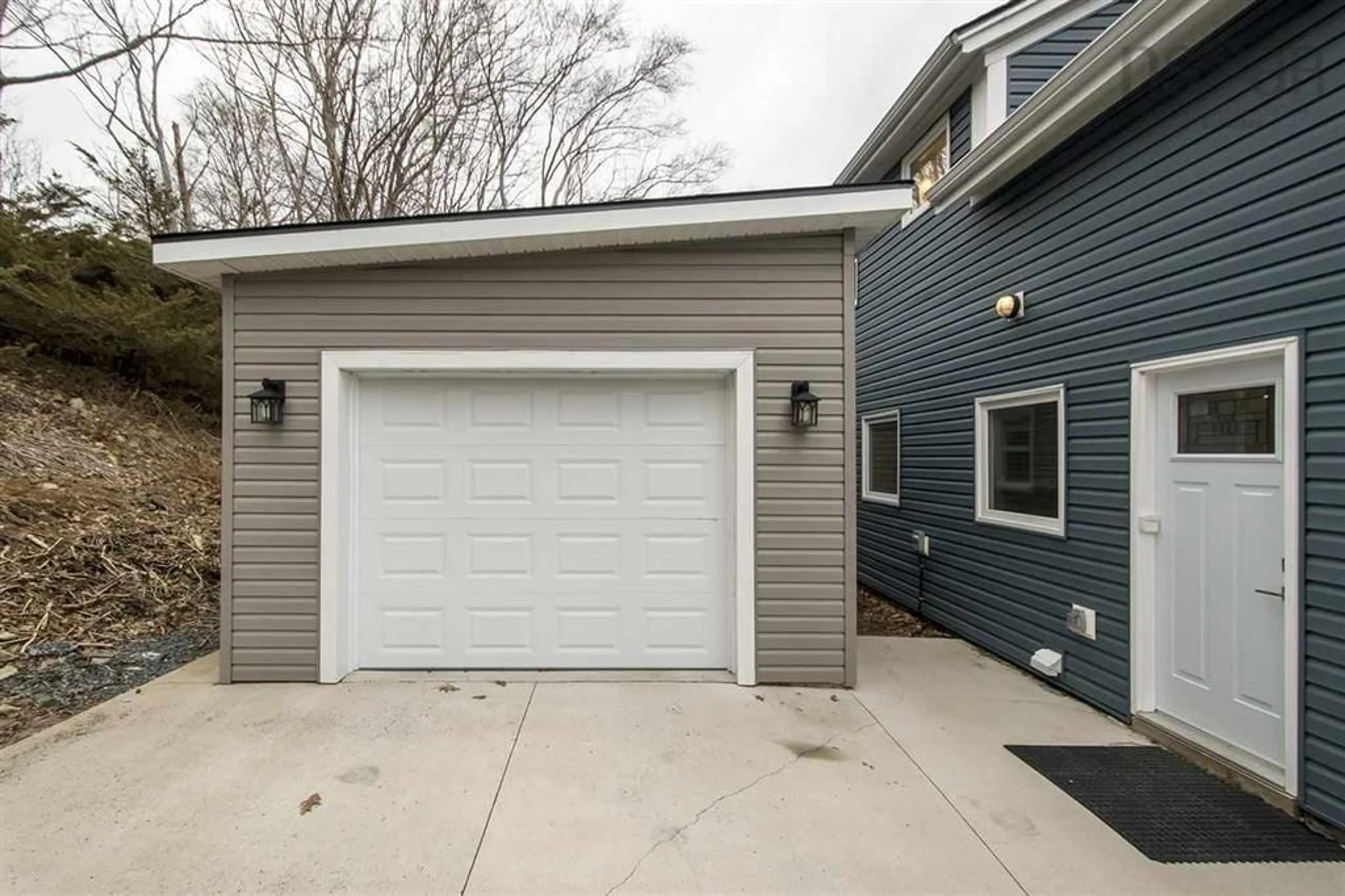 Indoor garage for 520 Bedford Highway, Bedford Nova Scotia B3M 2L7