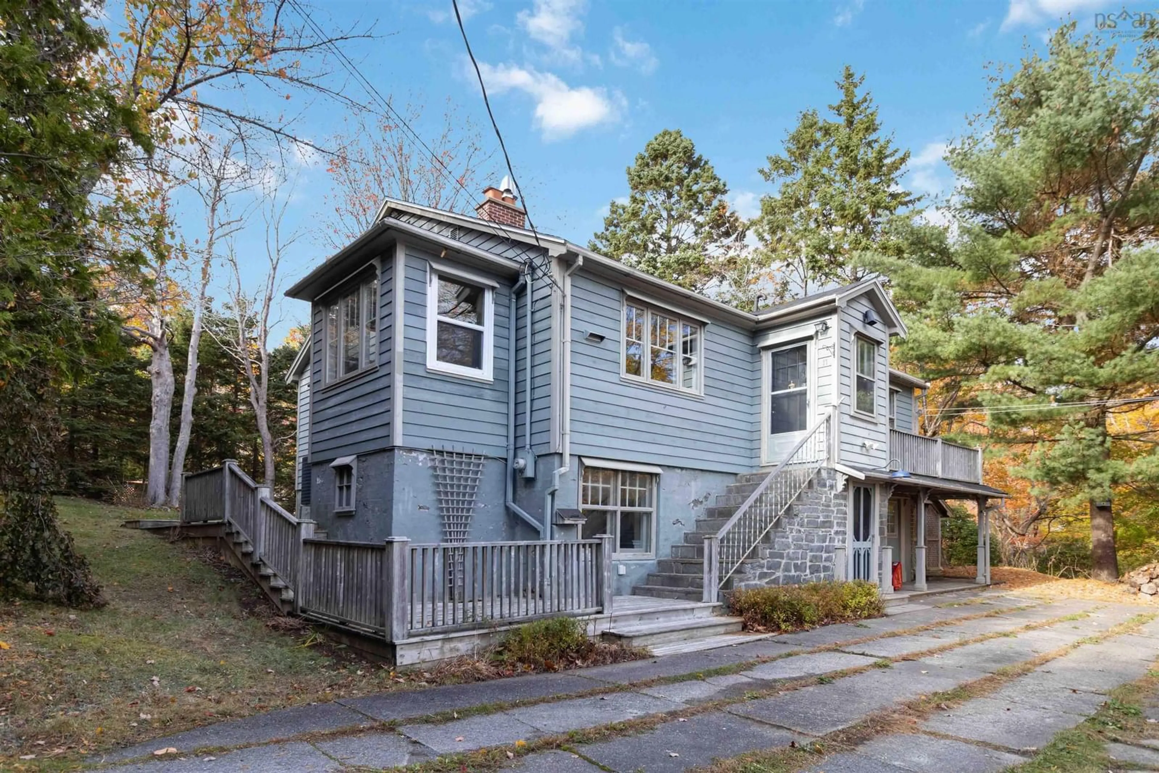 Unknown for 11 Lindsay Hill, Bedford Nova Scotia B4A 1N5