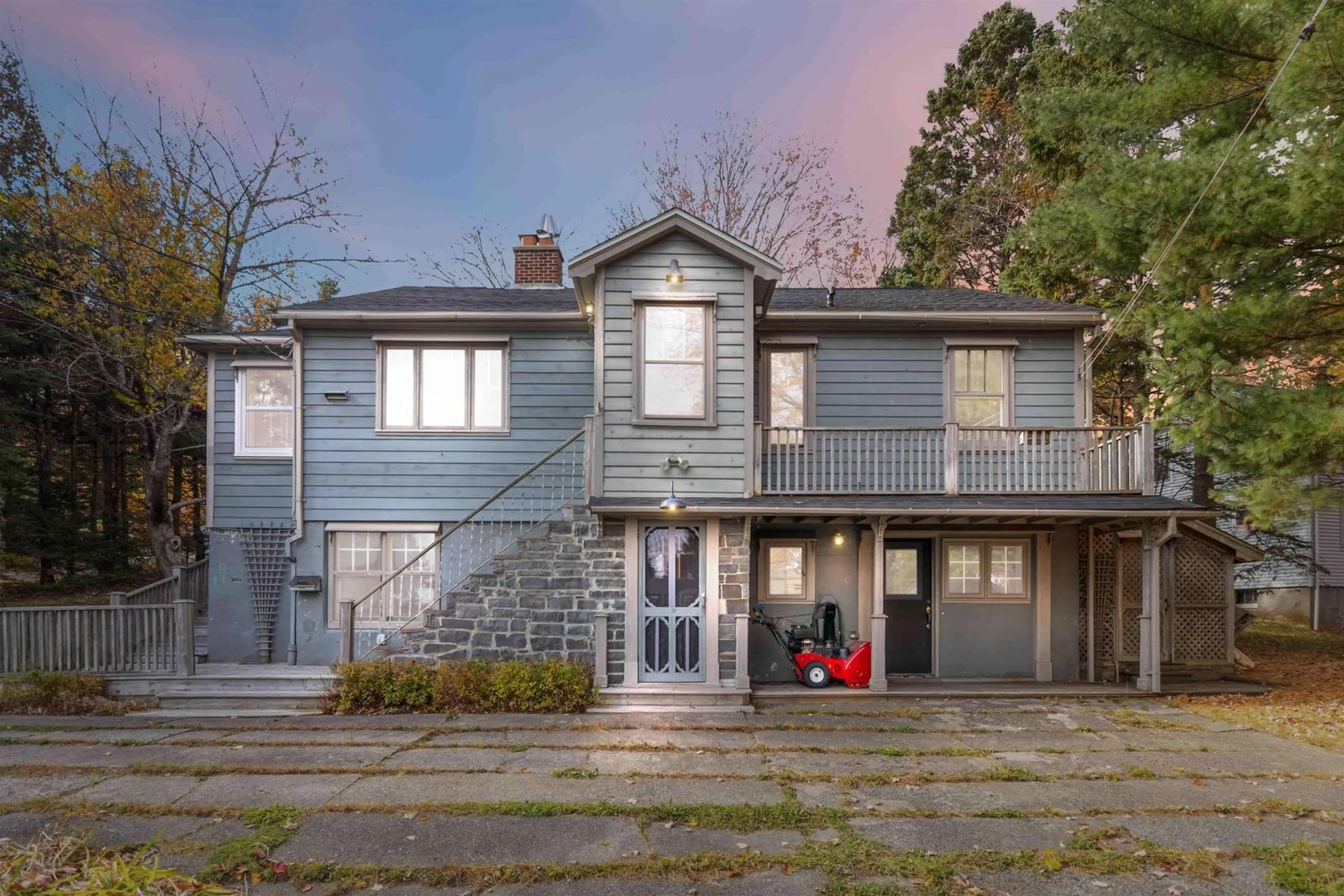 Unknown for 11 Lindsay Hill, Bedford Nova Scotia B4A 1N5