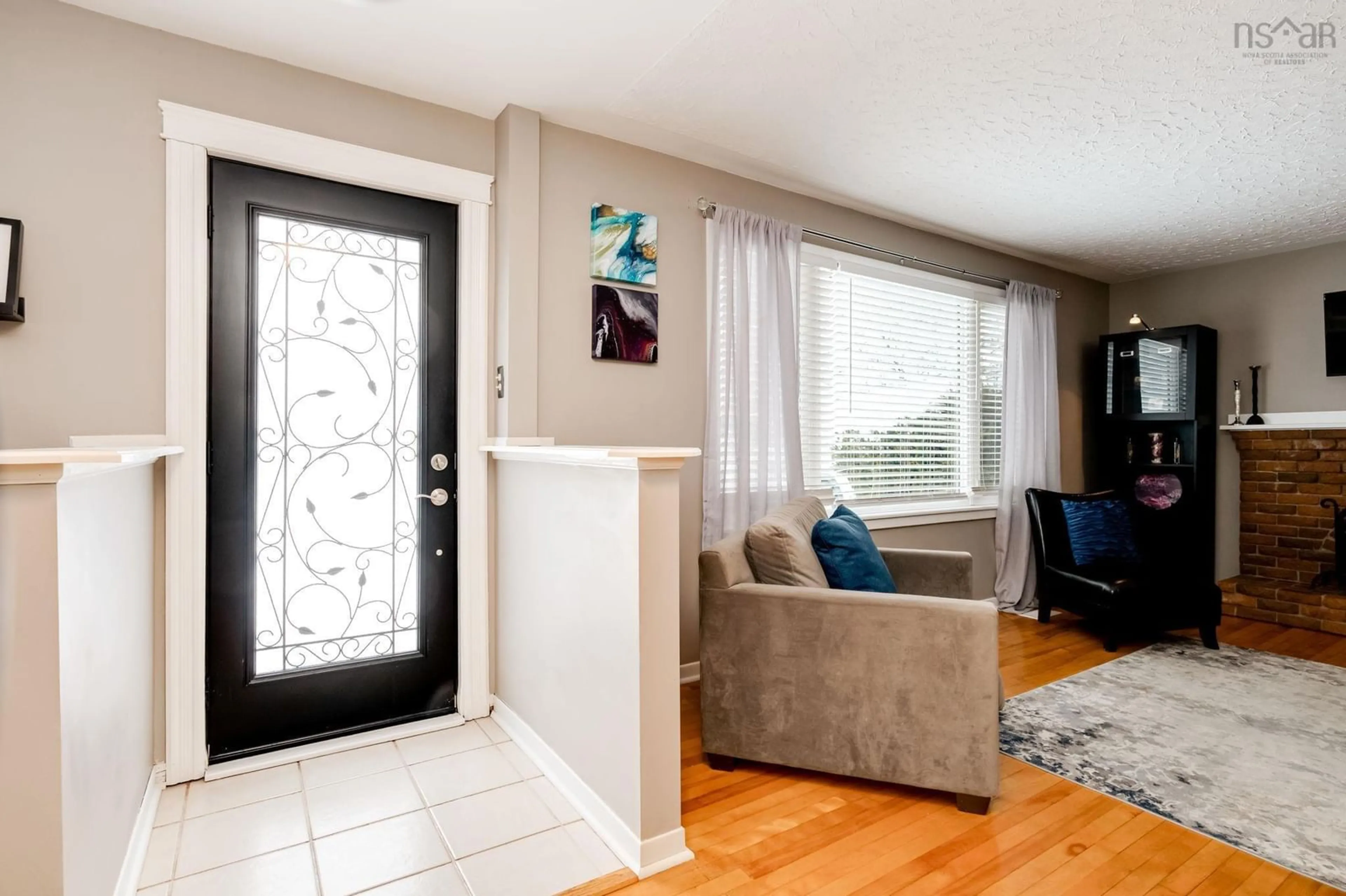 Indoor entryway for 31 Swanton Dr, Dartmouth Nova Scotia B2W 2C3