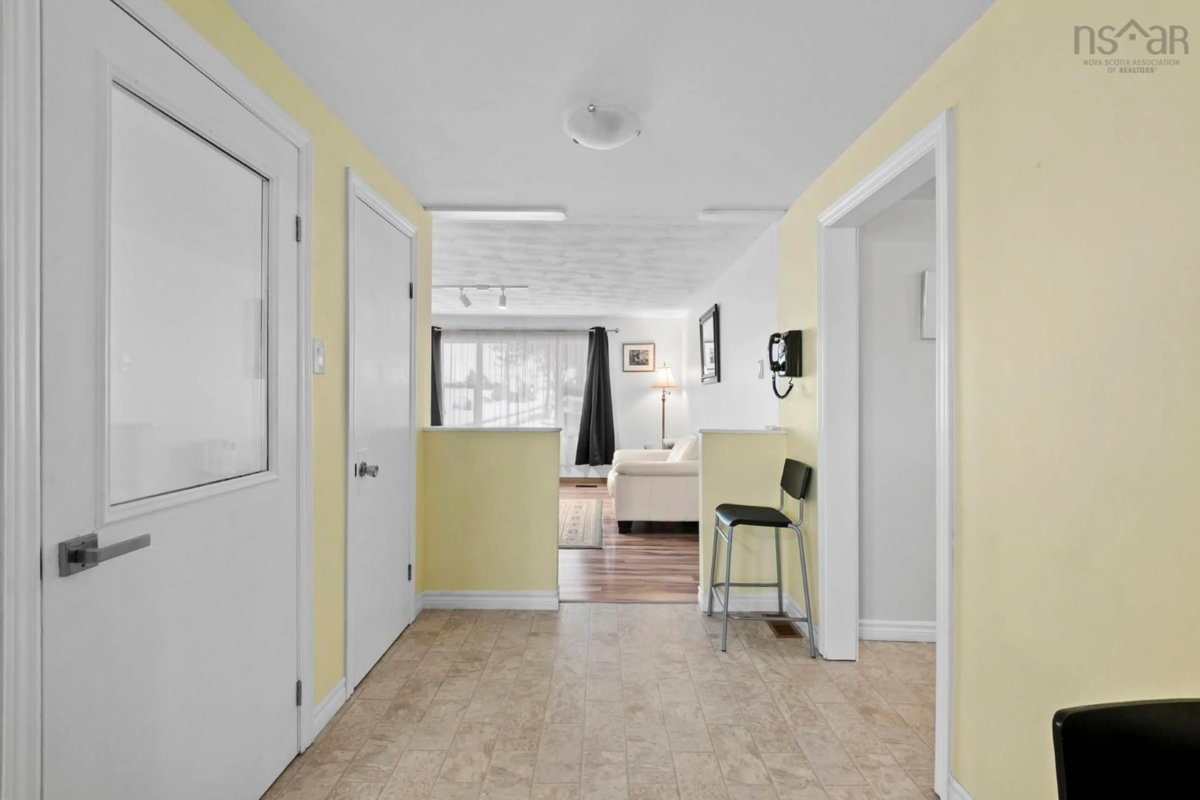 Indoor entryway for 27 Back Lane, Terence Bay Nova Scotia B3J 1Y3