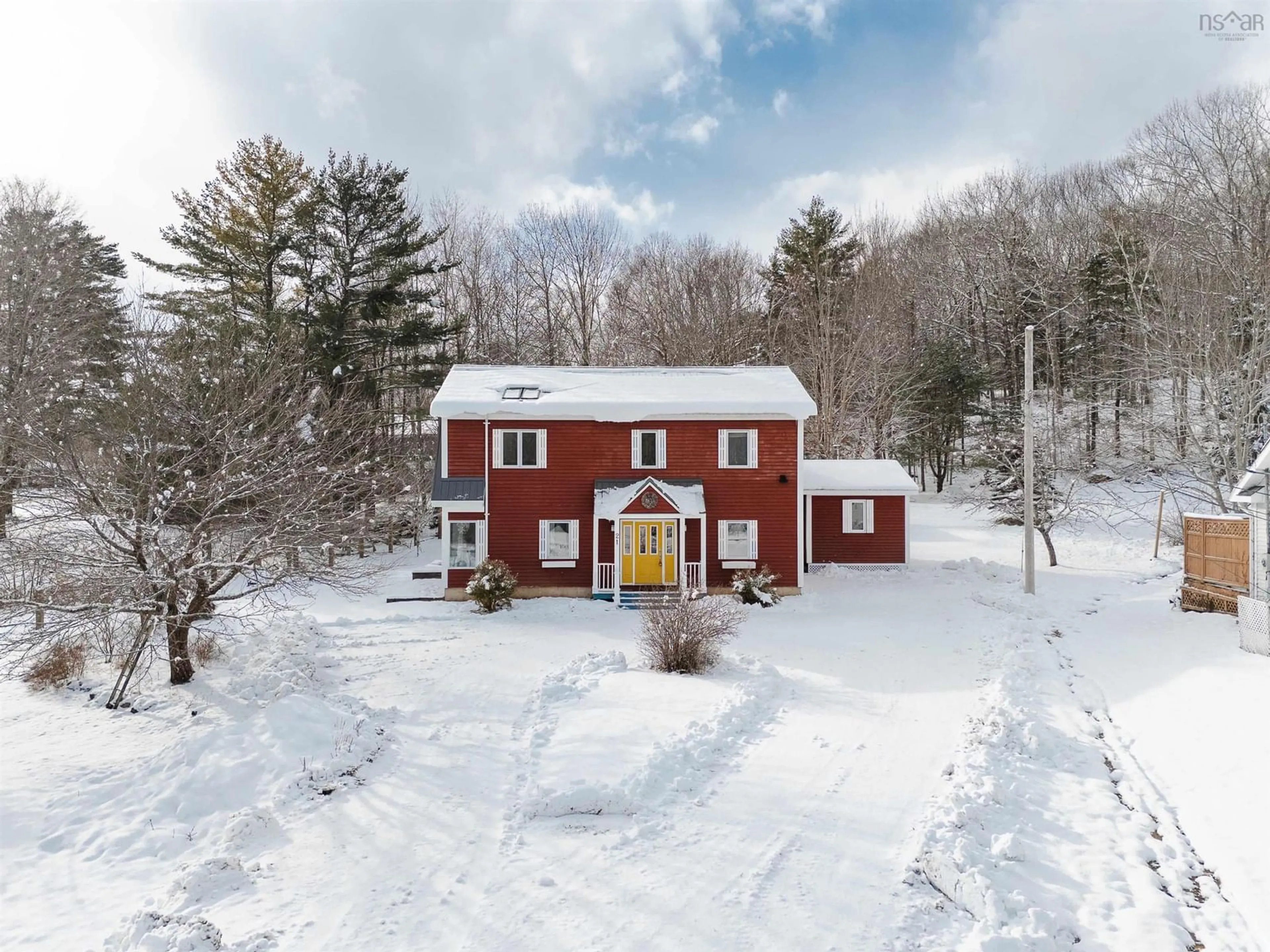 A pic from outside/outdoor area/front of a property/back of a property/a pic from drone, street for 21 Long Hill Rd, Mahone Bay Nova Scotia B0J 1E0