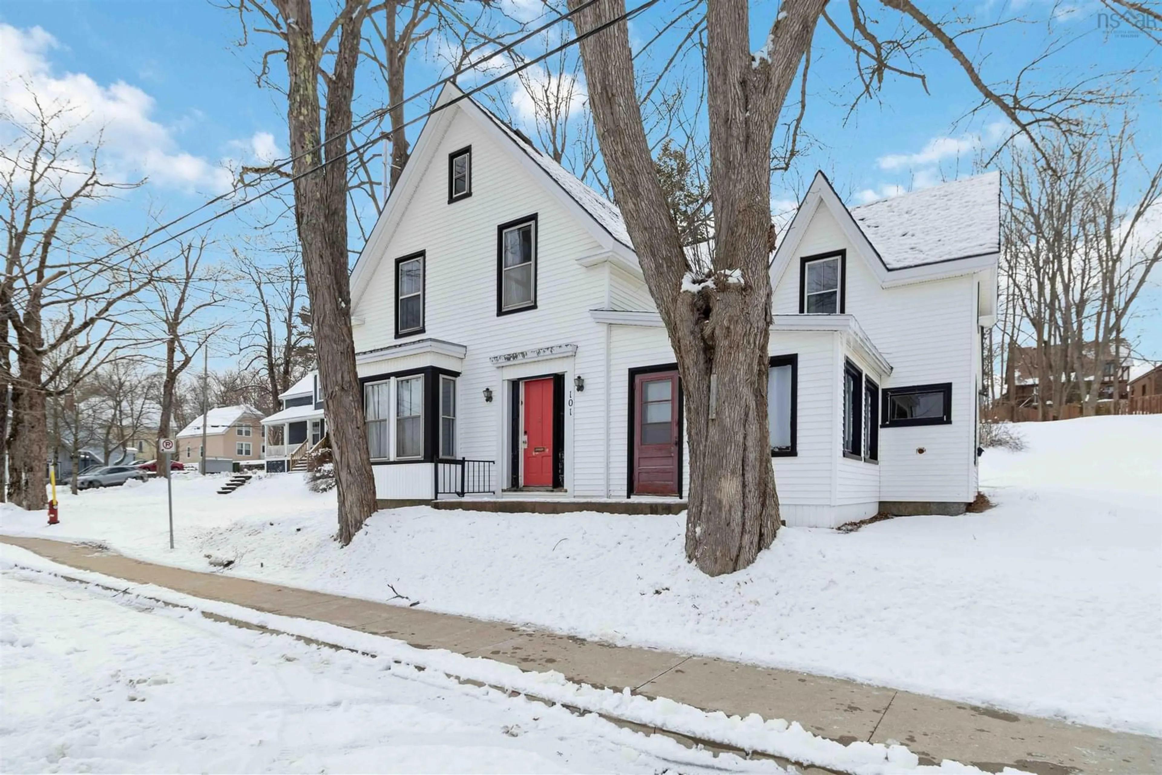 Unknown for 101 Pleasant St, Bridgewater Nova Scotia B4V 1N3